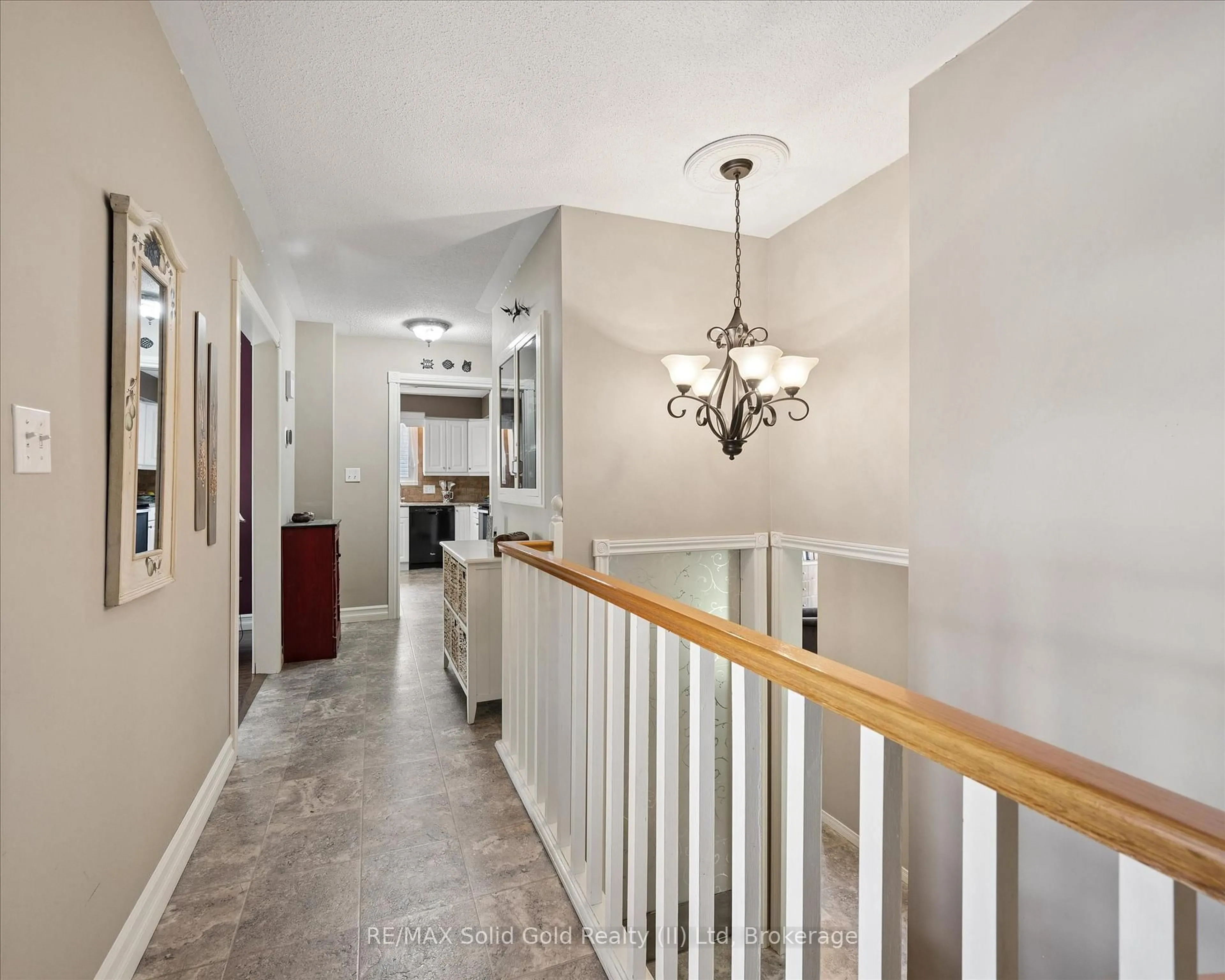 Indoor entryway for 336 Tunis St, Ingersoll Ontario N5C 1X1
