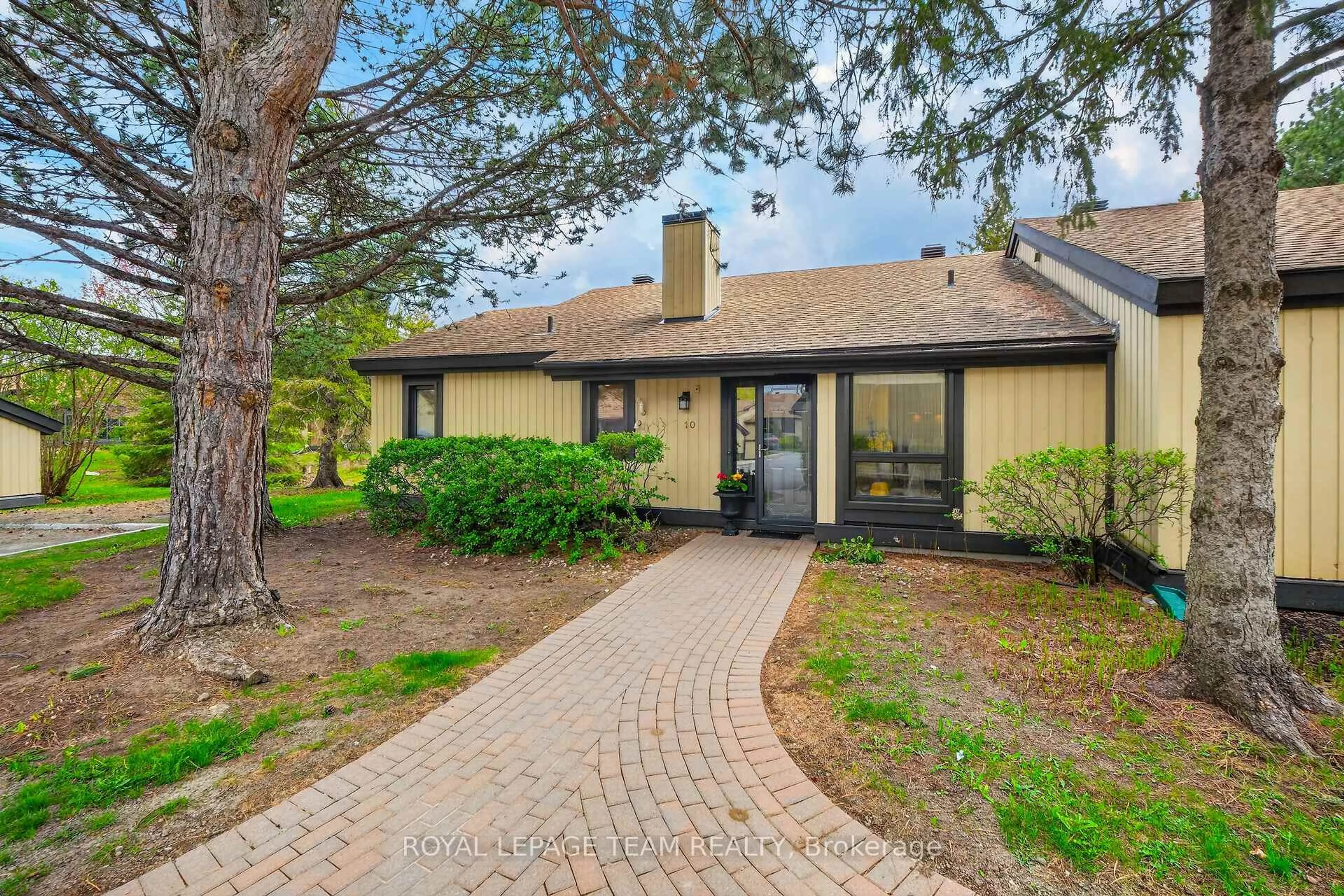 Patio, unknown for 10 Pebble Beach Crt, Ottawa Ontario K2S 1B9