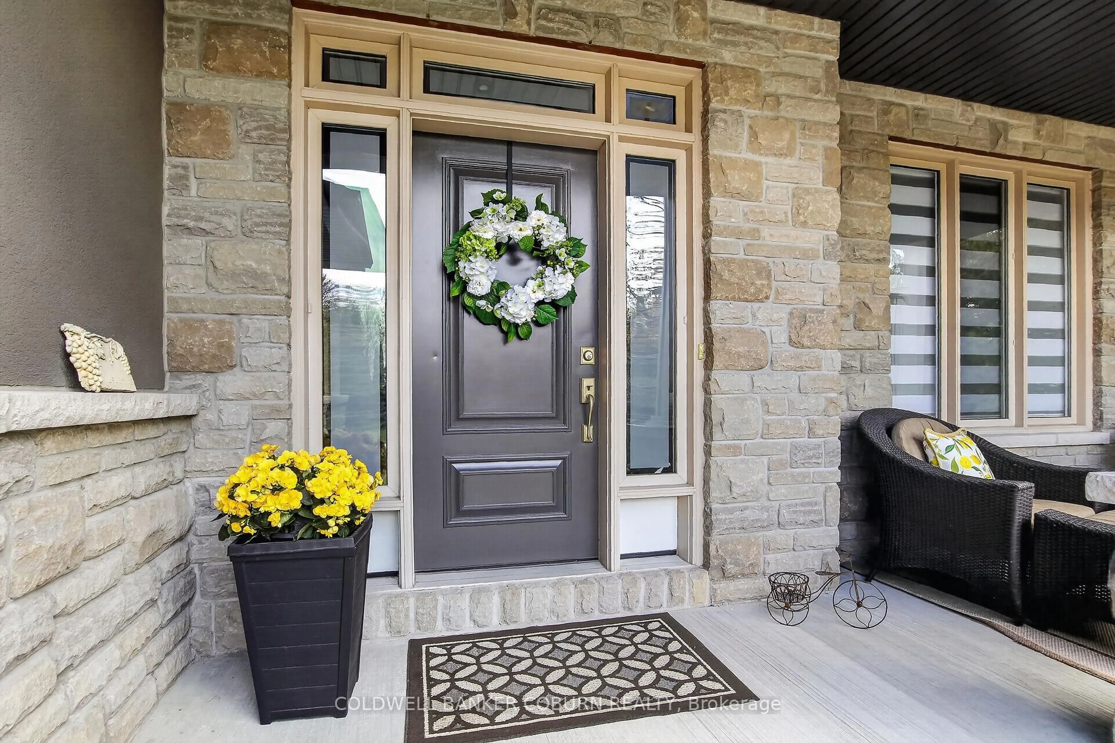 Indoor entryway for 211 Jensen Crt, Carp Ontario K0A 1L0