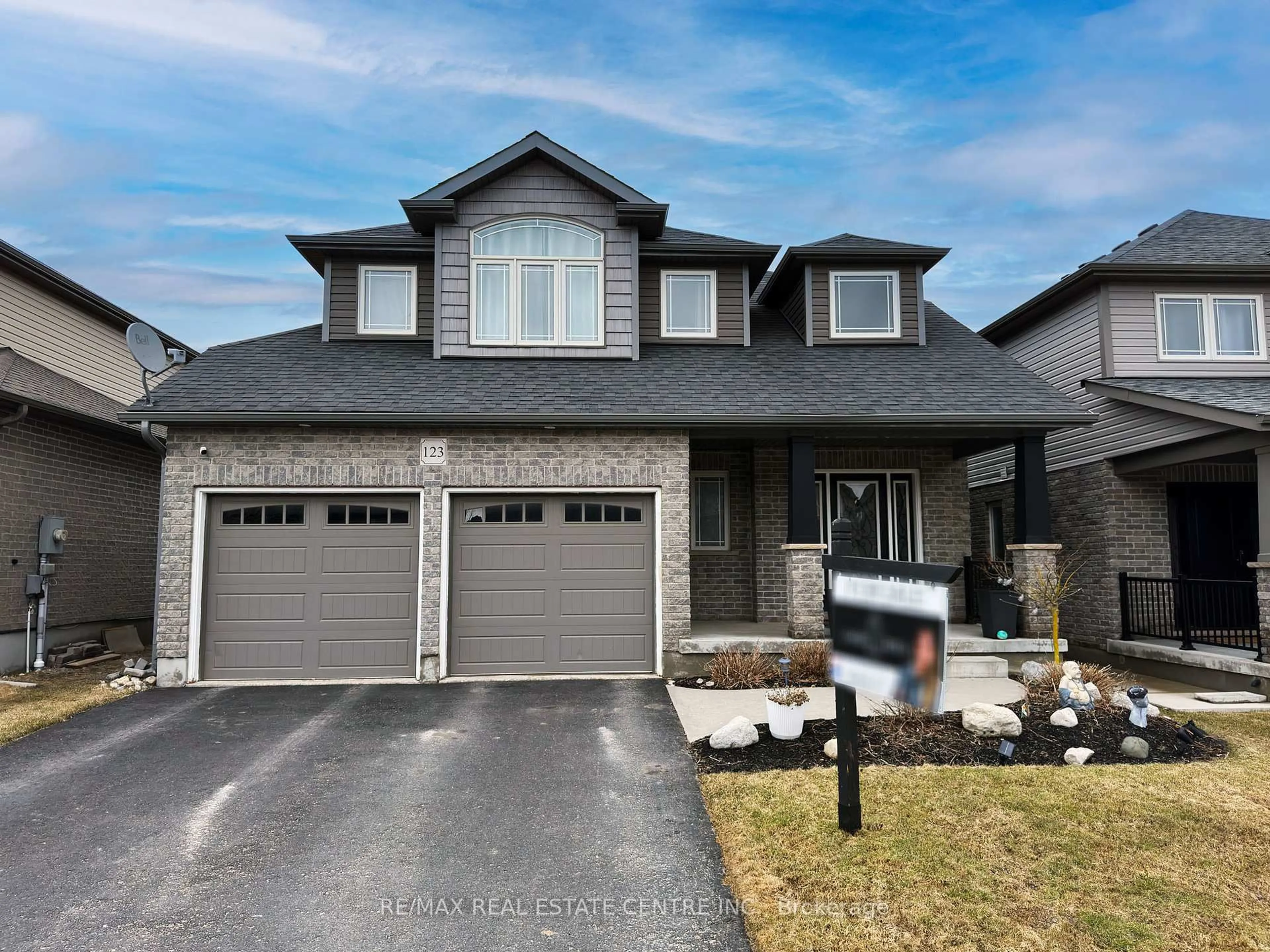 Home with brick exterior material, street for 123 Taylor Dr, East Luther Grand Valley Ontario L9W 6P2