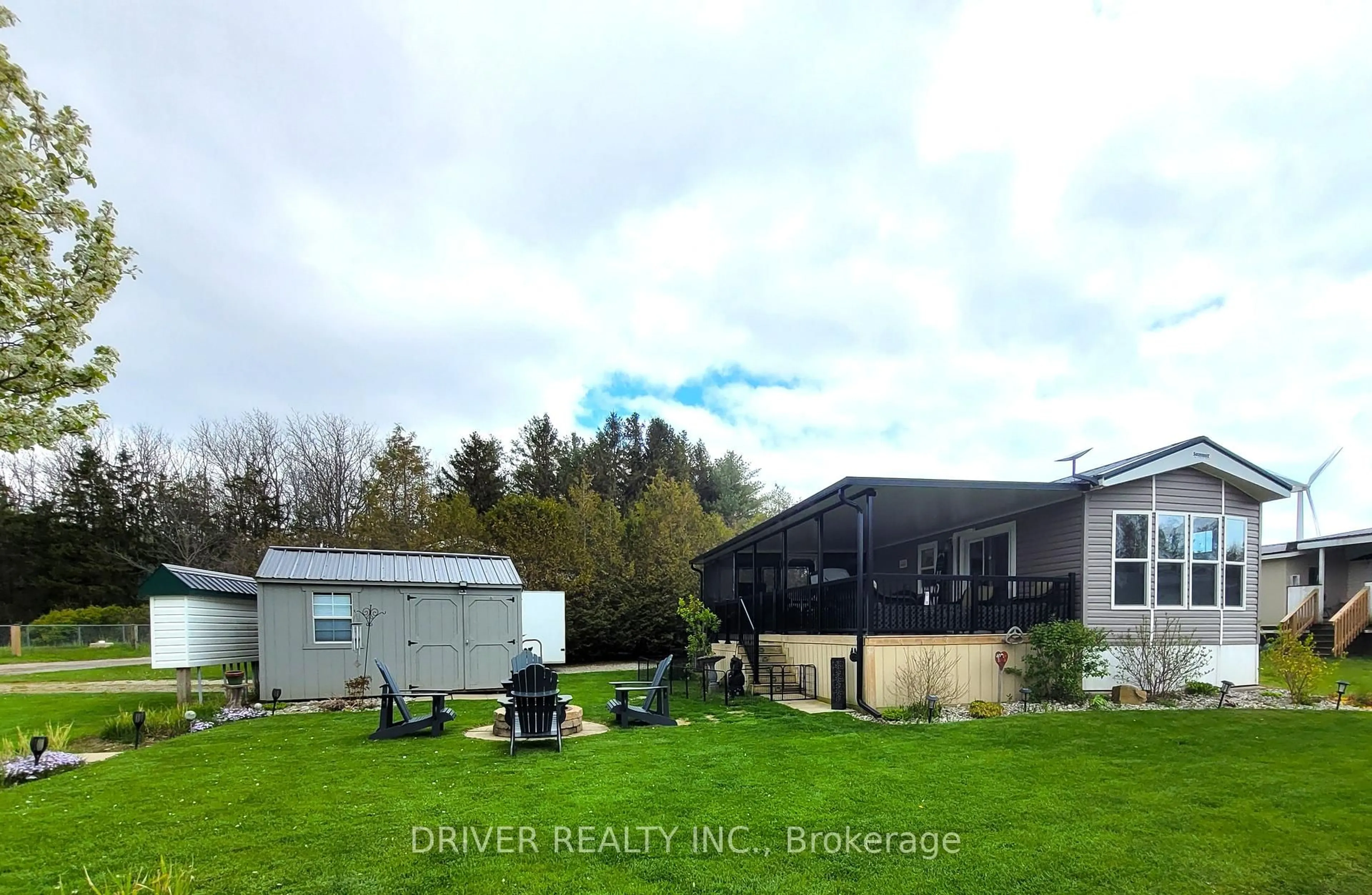 A pic from outside/outdoor area/front of a property/back of a property/a pic from drone, water/lake/river/ocean view for 930 Lakeshore Rd #89, Norfolk Ontario N0J 1T0