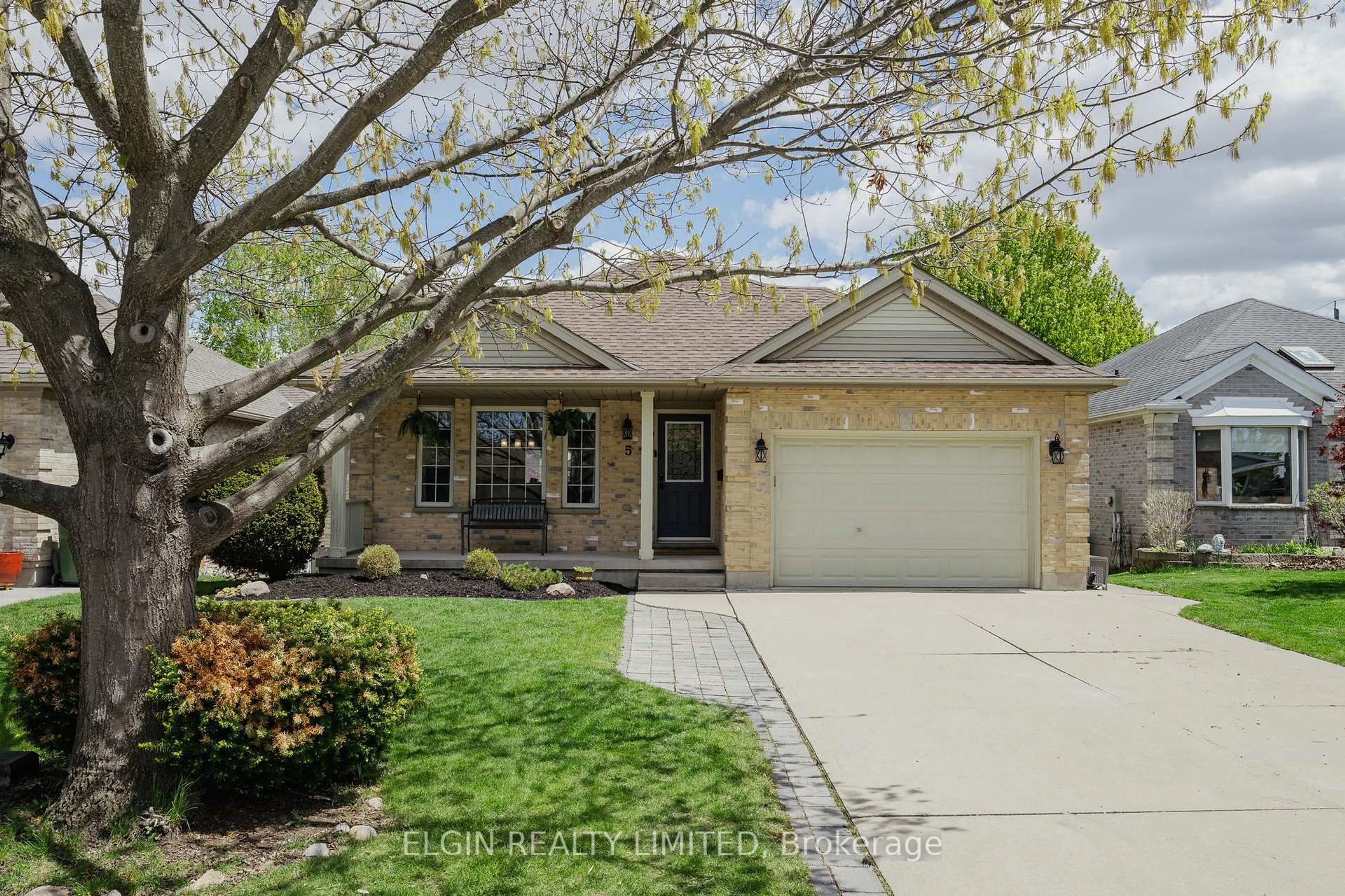 Unknown for 5 Rodney Cres, St. Thomas Ontario N5R 6E1