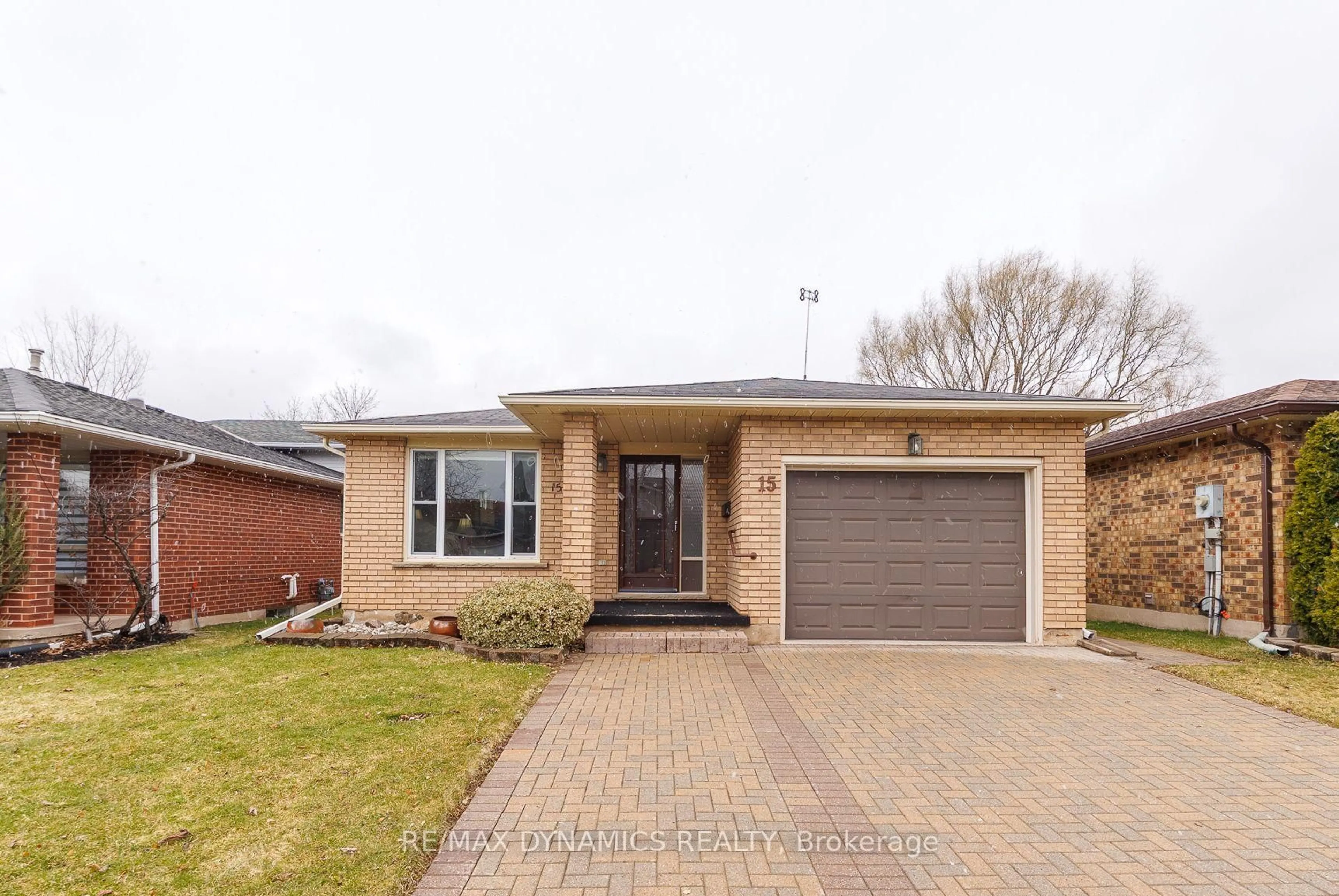 Home with brick exterior material, street for 15 Rollins Dr, Welland Ontario L3C 6Z7