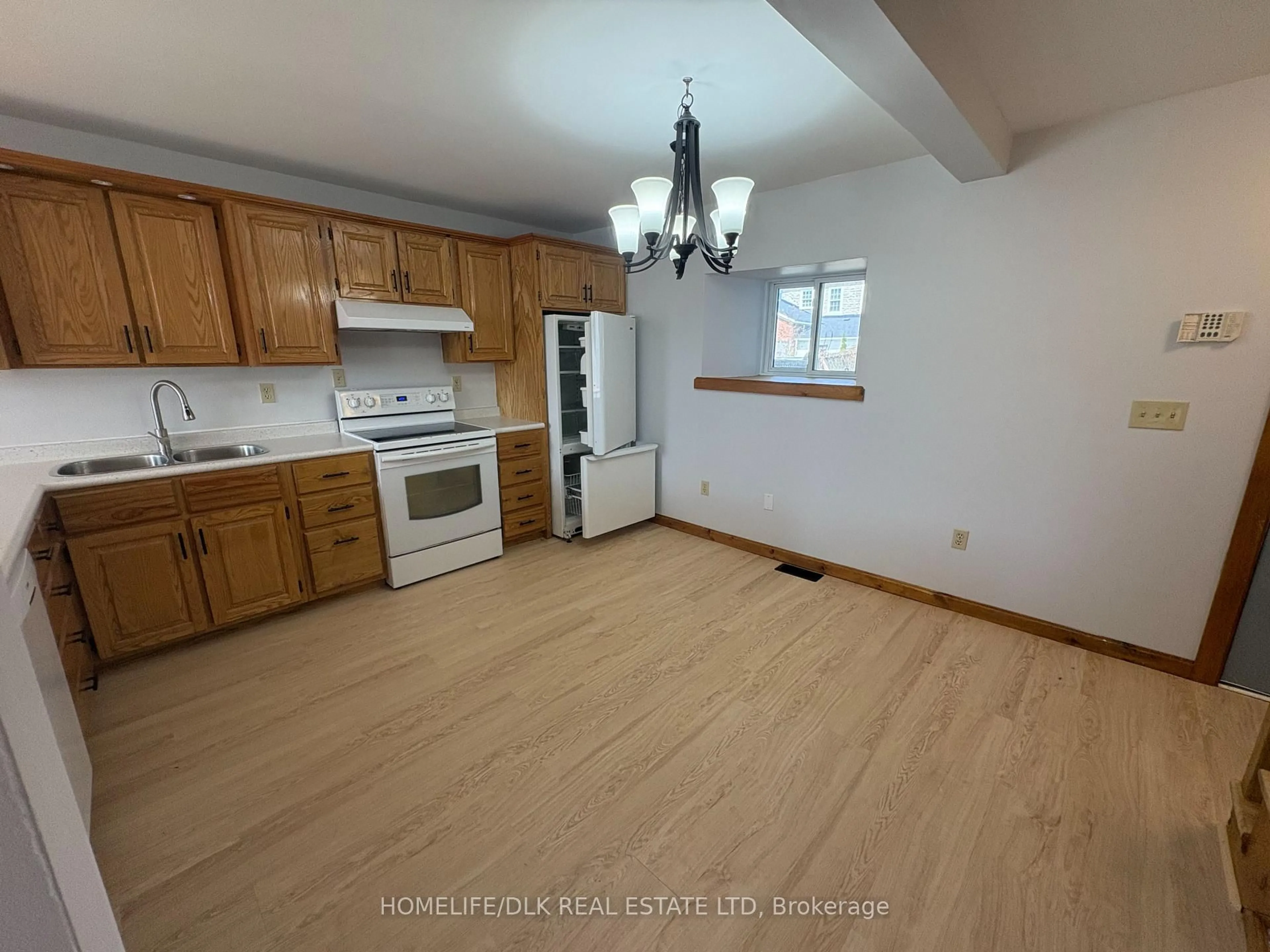 Unknown for 88 George St, Brockville Ontario K6V 3V7