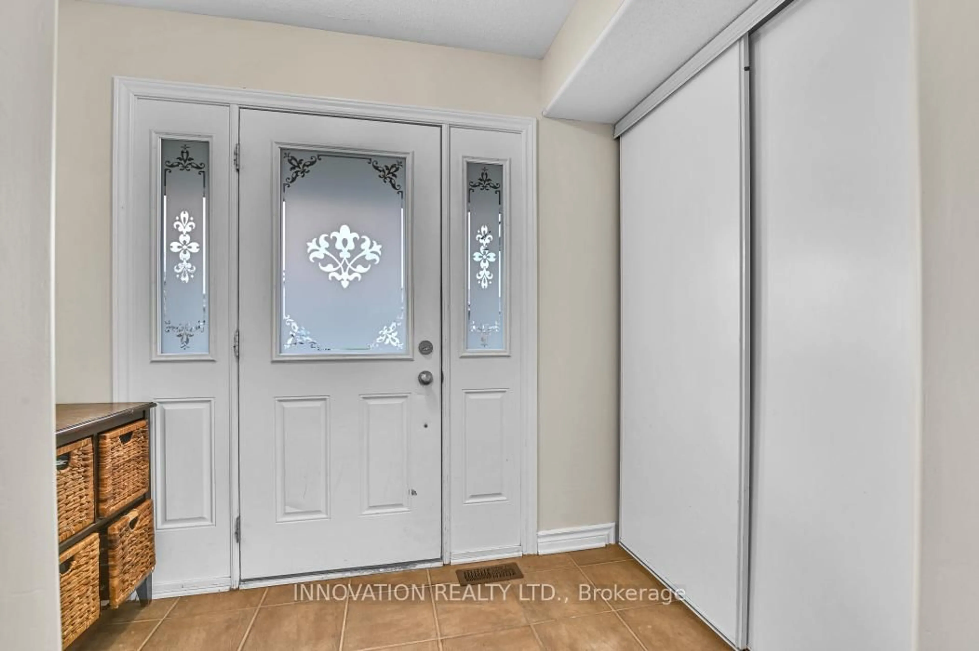 Indoor entryway for 22 Ashbury St, Arnprior Ontario K7S 0A7