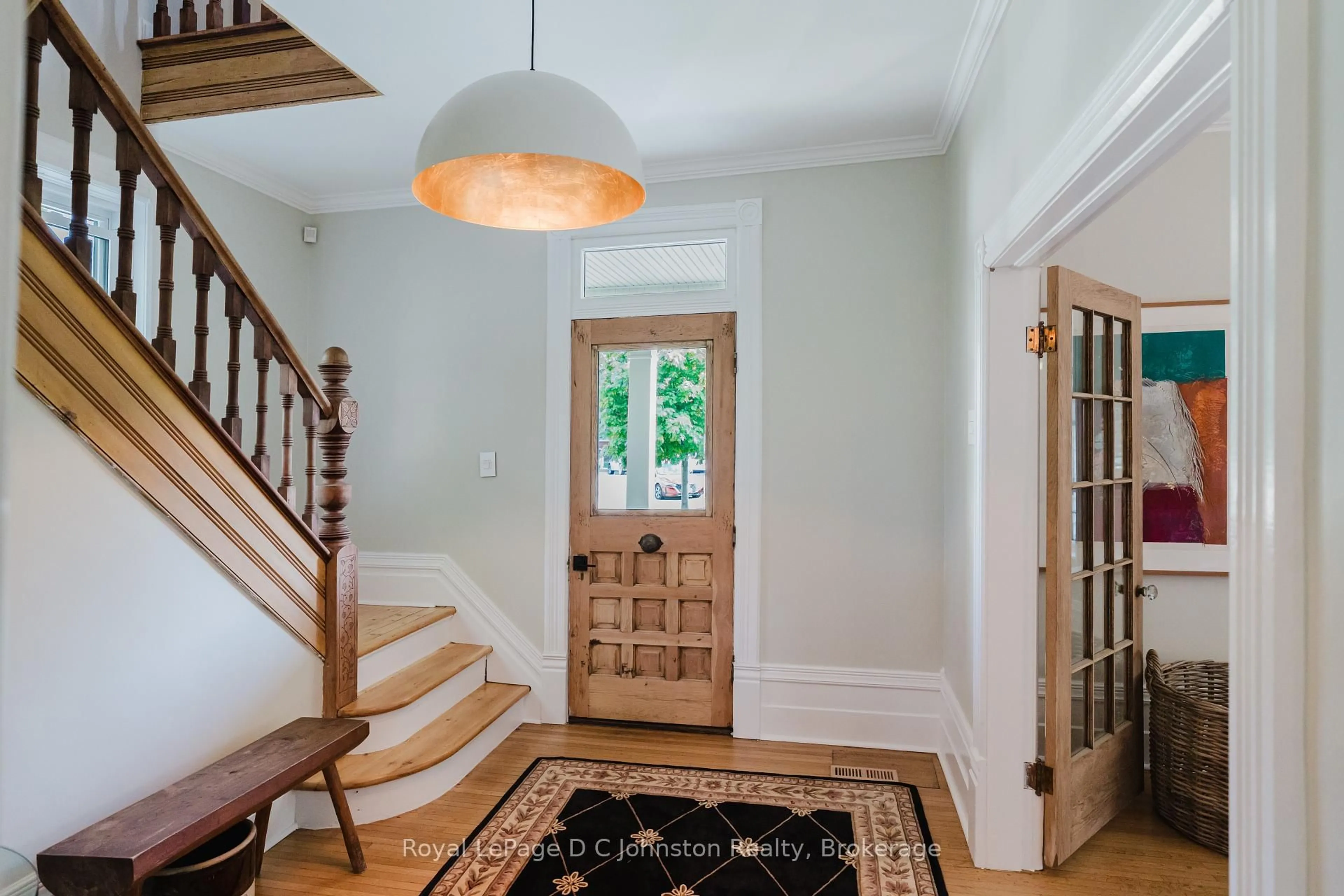 Indoor entryway for 126 High St, Saugeen Shores Ontario N0H 2L0