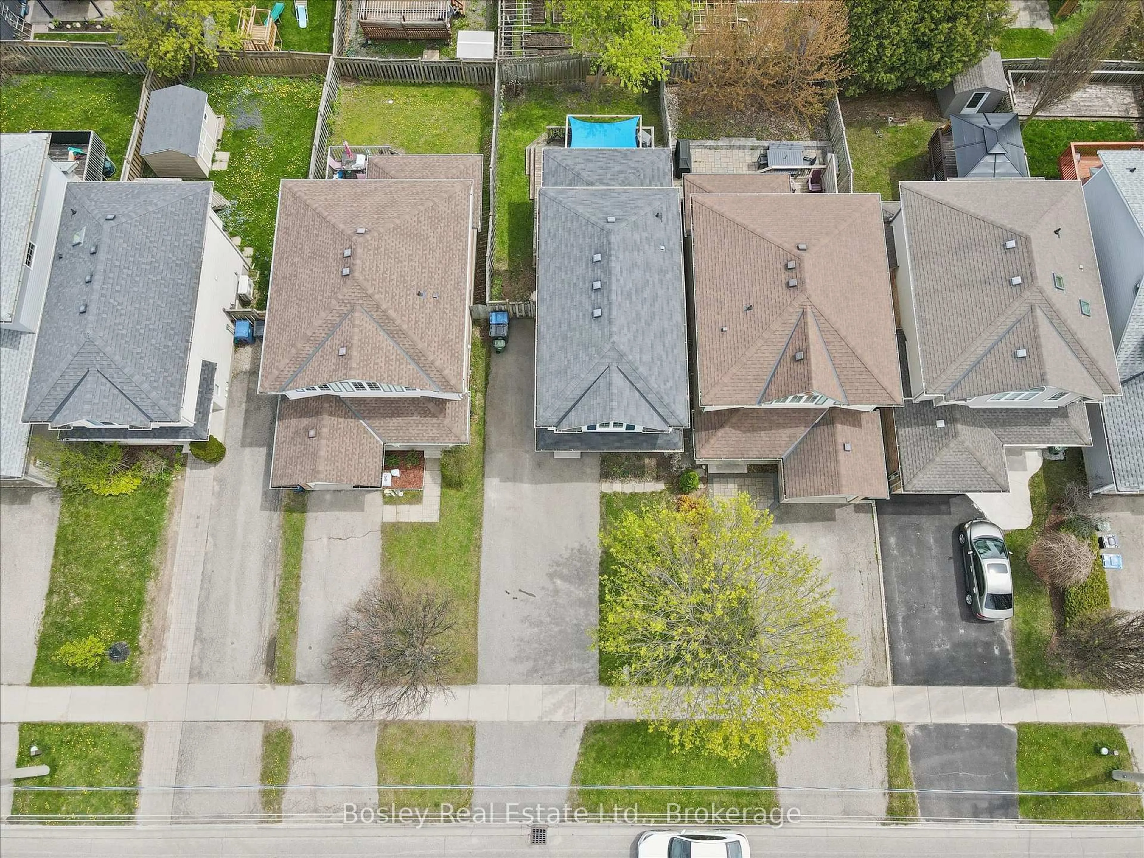 A pic from outside/outdoor area/front of a property/back of a property/a pic from drone, street for 301 Grange Rd, Guelph Ontario N1E 7B5
