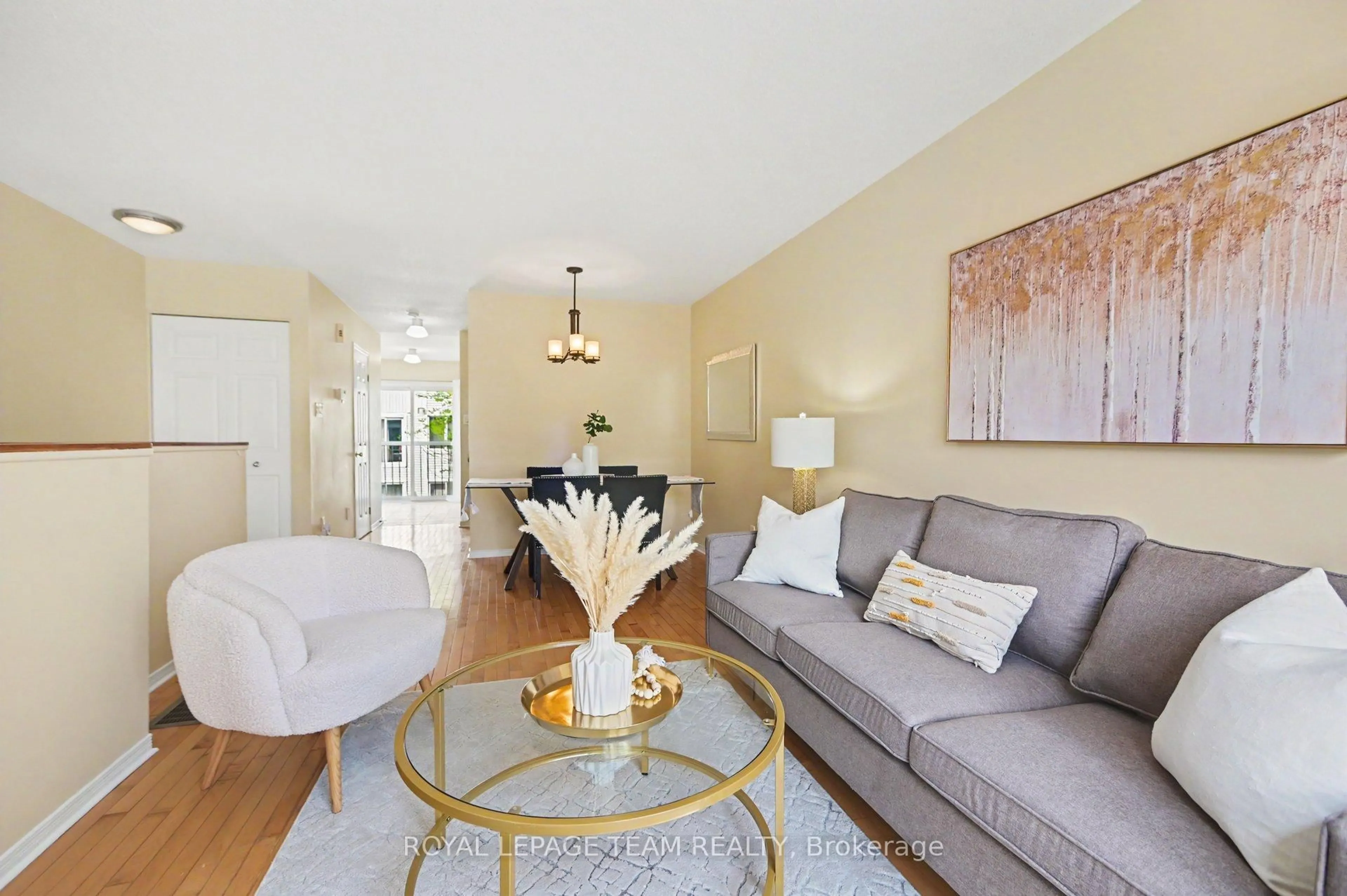 Living room with furniture, unknown for 22 Yorkville St, Ottawa Ontario K2C 4B6