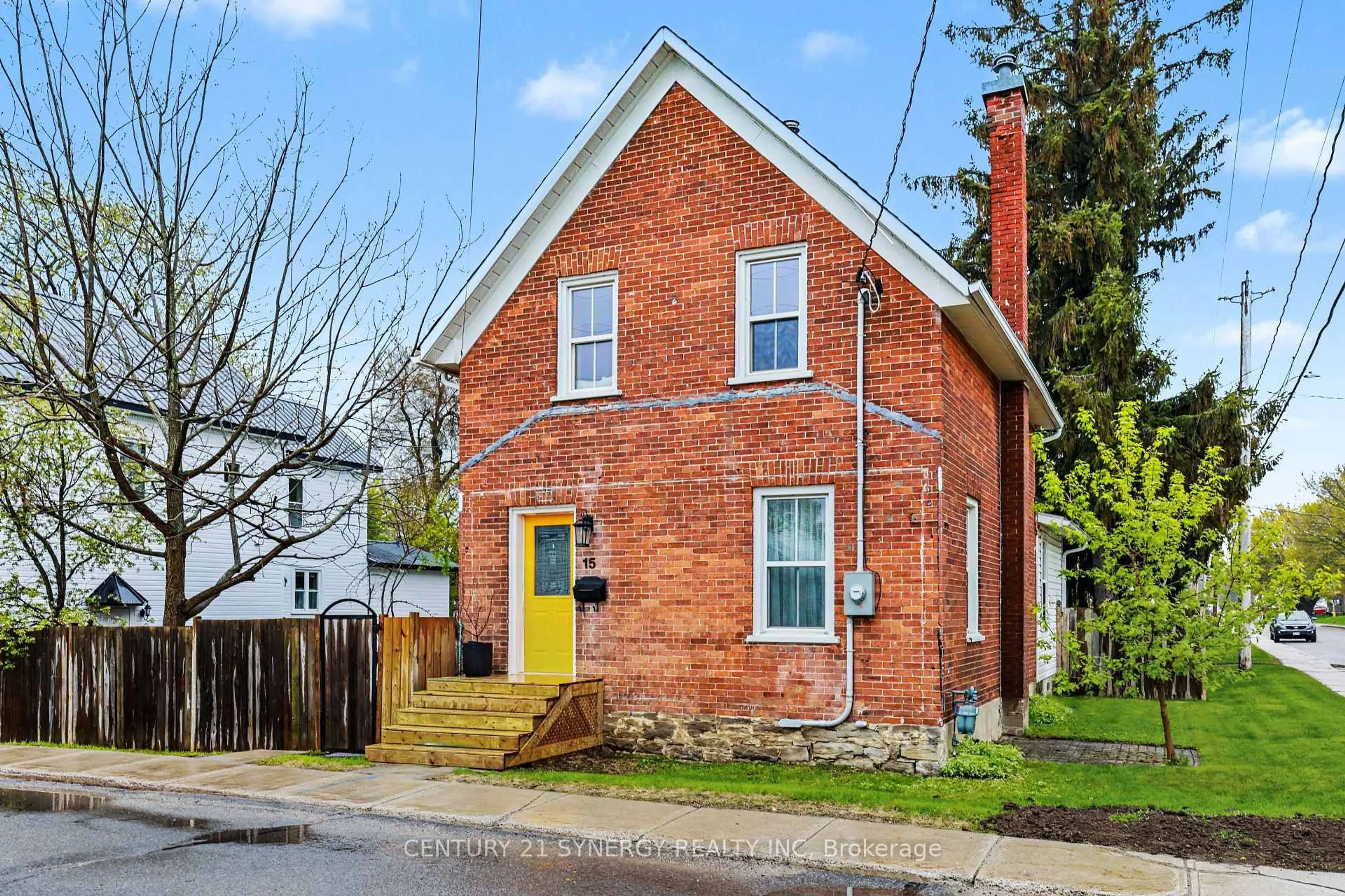 Home with brick exterior material, street for 15 Alfred St, Smiths Falls Ontario K7A 4H6