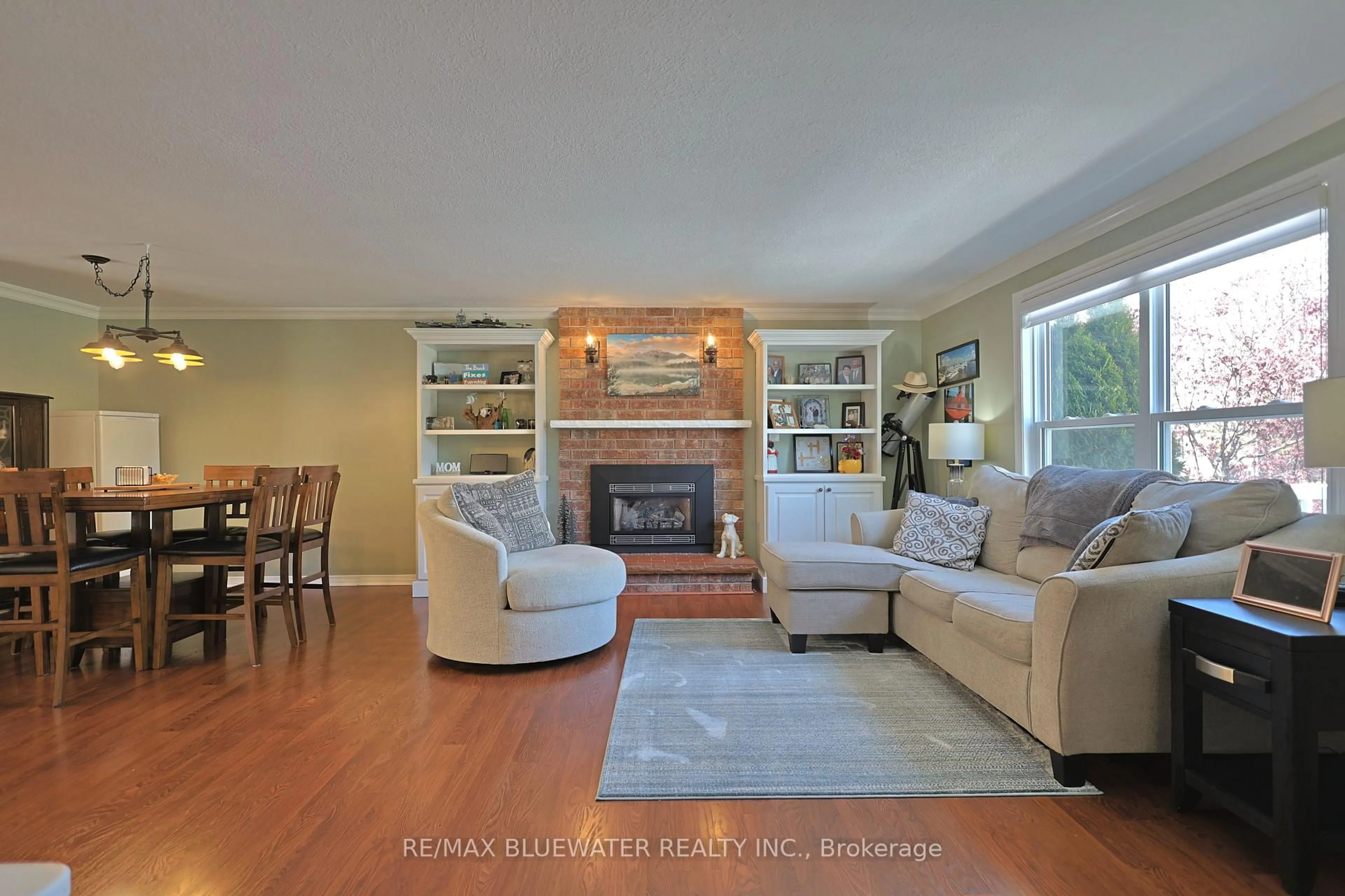 Living room with furniture, unknown for 350 Shannon Blvd, South Huron Ontario N0M 1T0