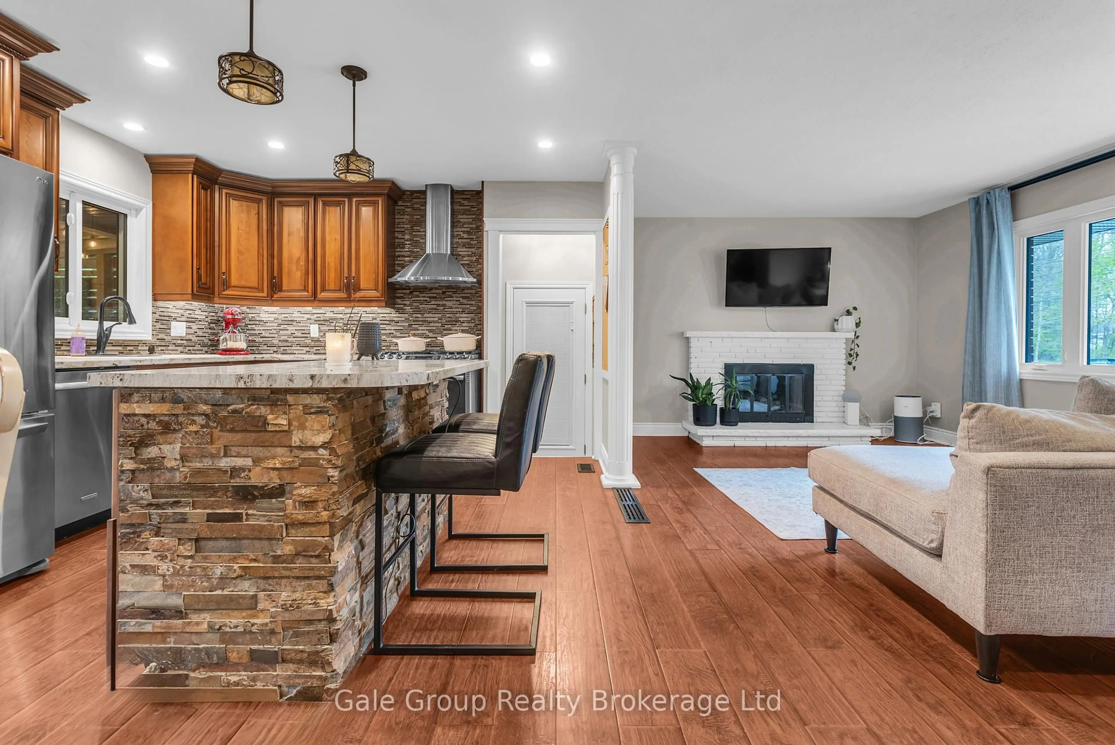 Open concept kitchen, unknown for 9 Strathcona Dr, London East Ontario N5W 1P7