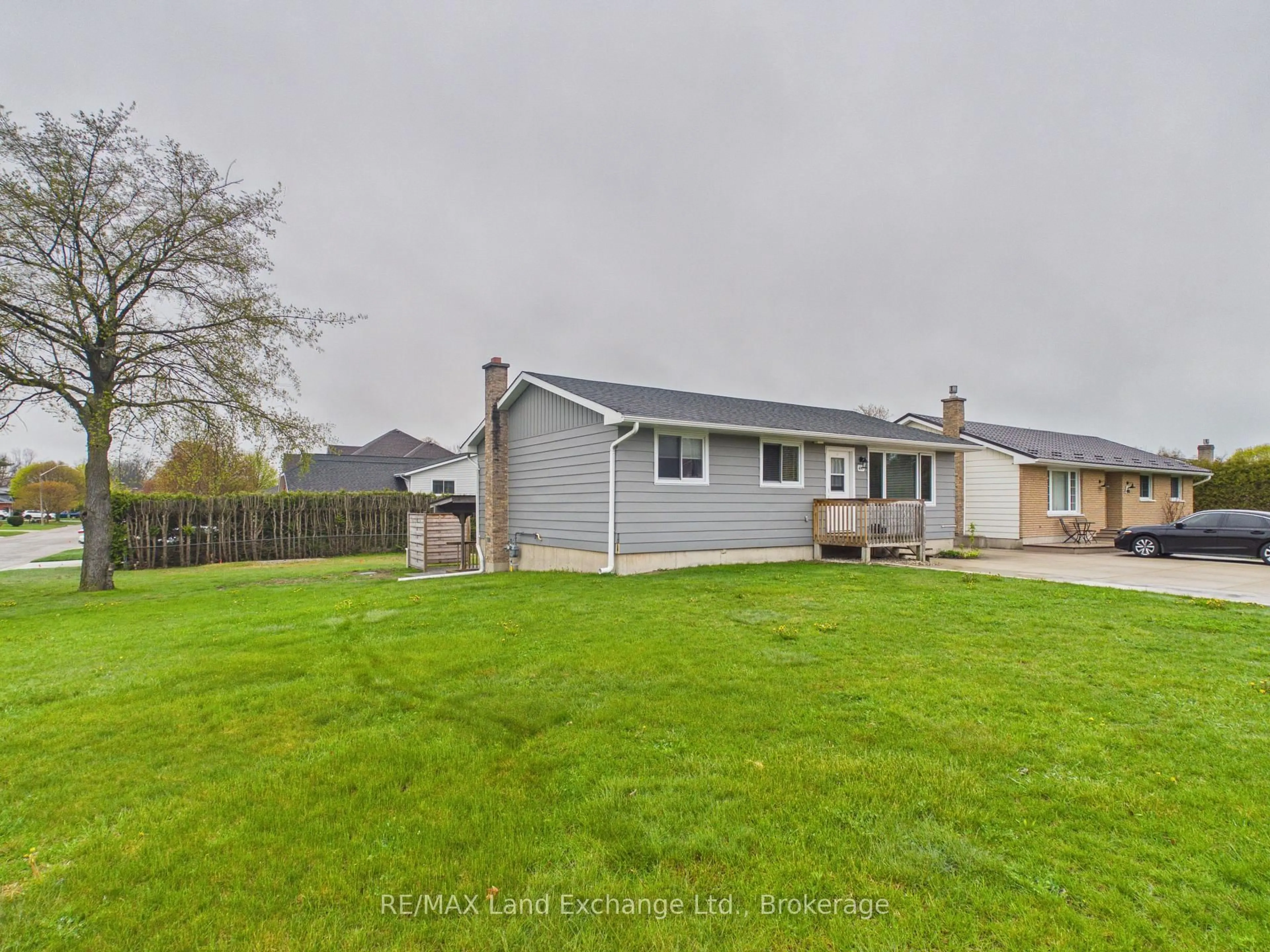 A pic from outside/outdoor area/front of a property/back of a property/a pic from drone, water/lake/river/ocean view for 490 St Albert St, Kincardine Ontario N2Z 2W6