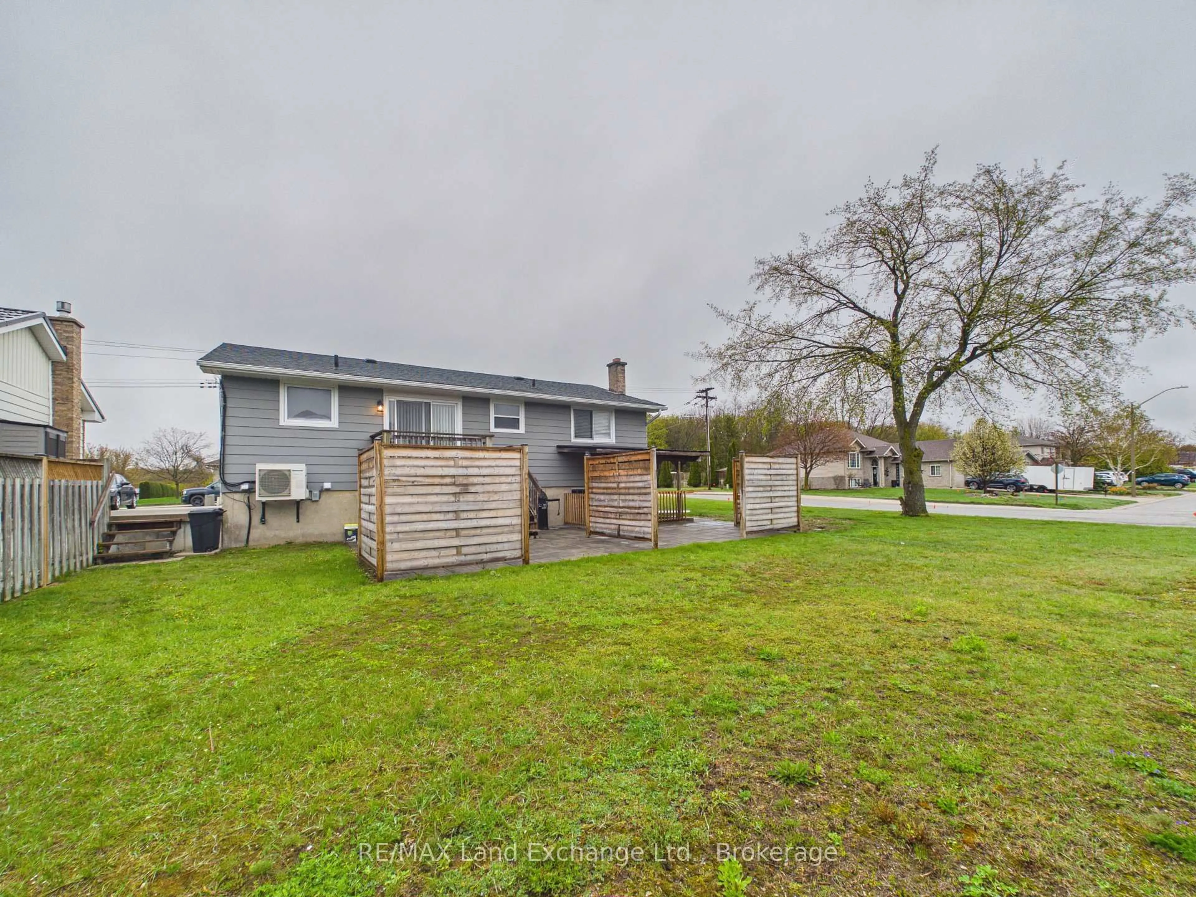 A pic from outside/outdoor area/front of a property/back of a property/a pic from drone, street for 490 St Albert St, Kincardine Ontario N2Z 2W6