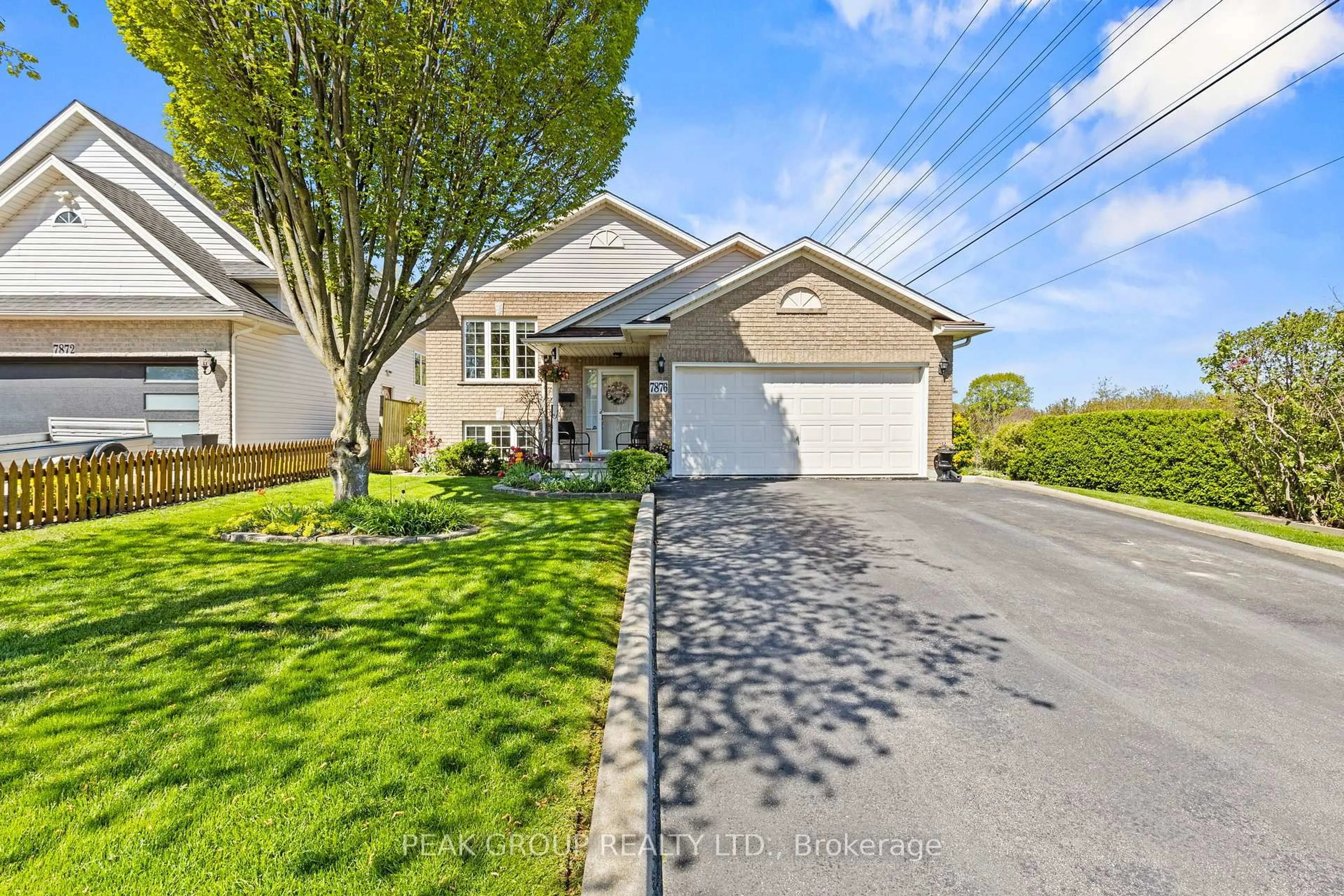 Home with vinyl exterior material, street for 7876 Charnwood Ave, Niagara Falls Ontario L2H 3E2