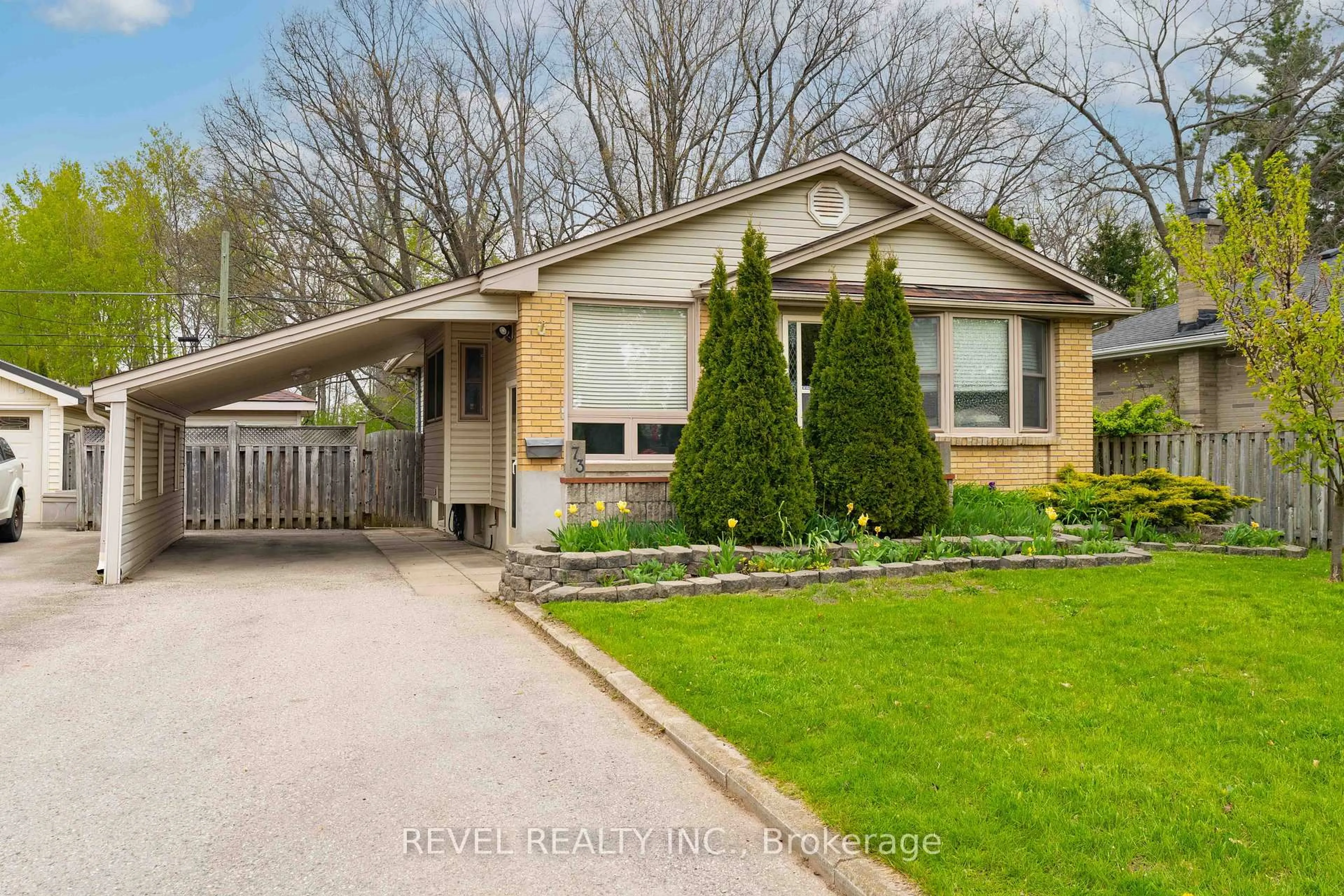 Home with vinyl exterior material, street for 73 Queenston Cres, London East Ontario N5W 1N7