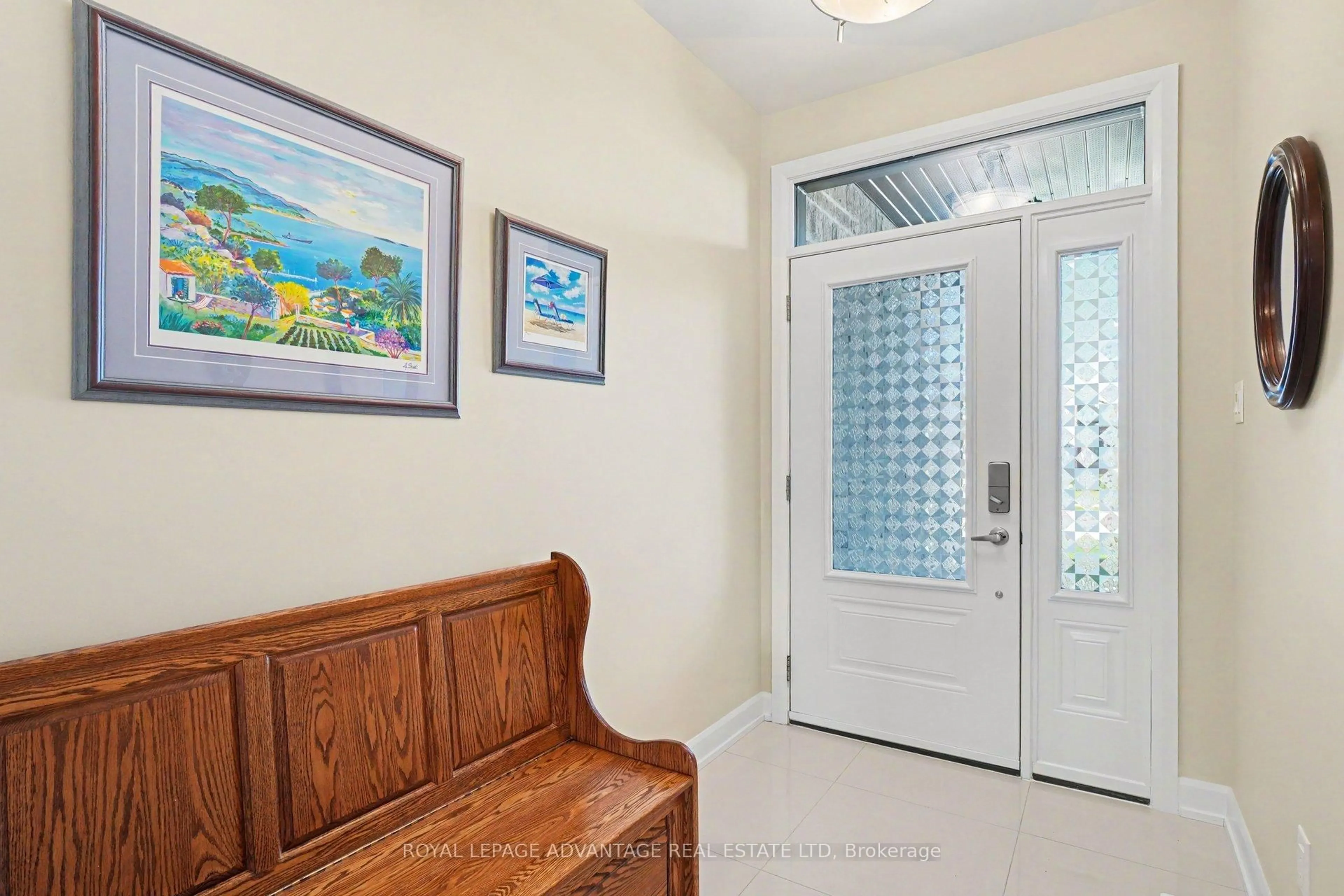 Indoor entryway for 23 Senators Gate Dr, Perth Ontario K7H 0B5