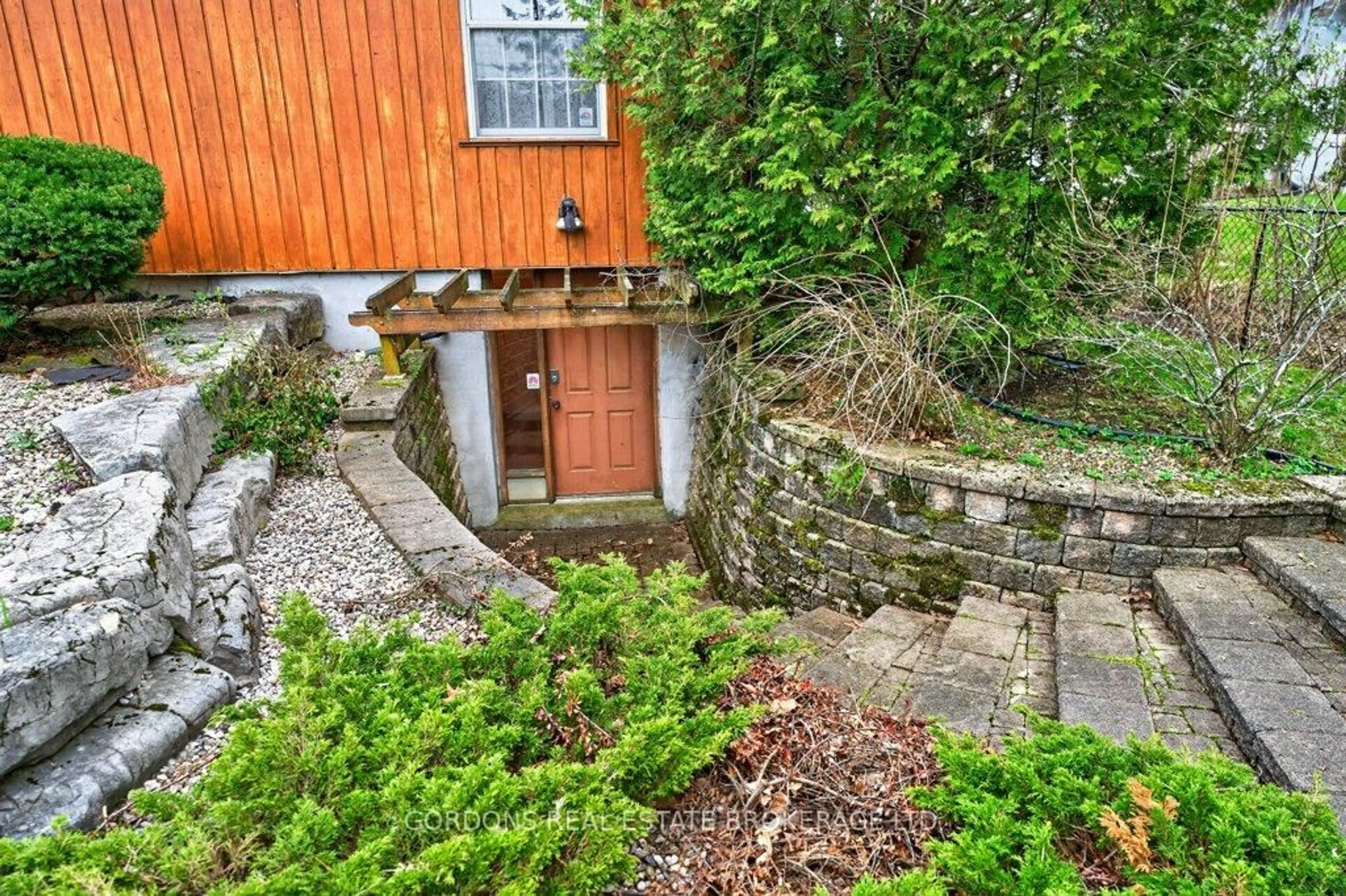 A pic from outside/outdoor area/front of a property/back of a property/a pic from drone, street for 1717 Bay Rd, Kingston Ontario K7L 4V1