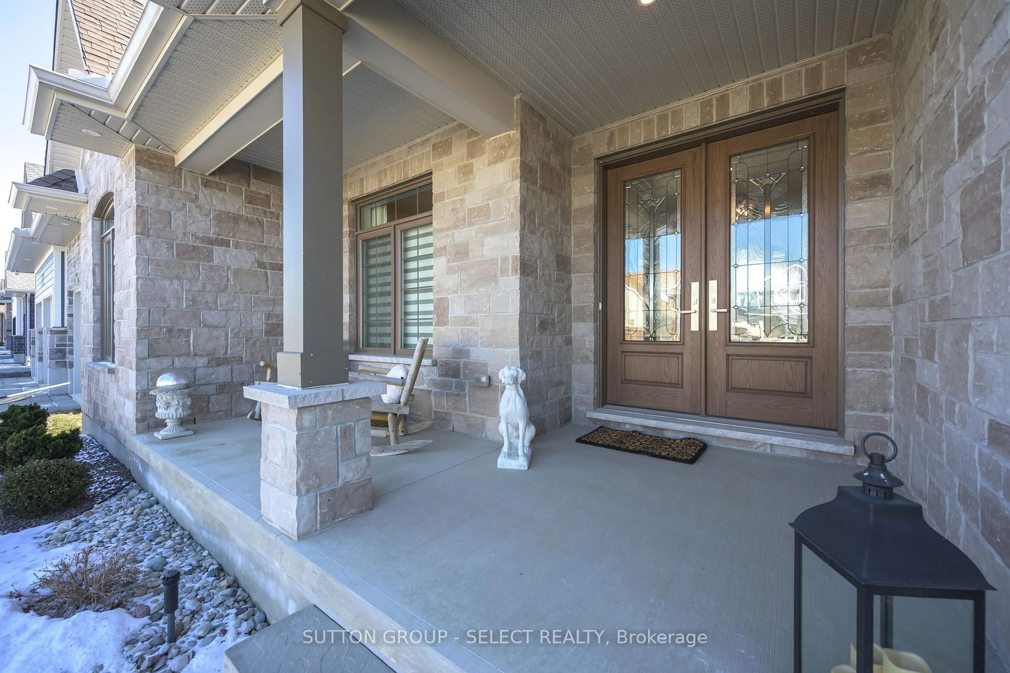 Indoor entryway for 723 Pondhaven Rd, Strathroy-Caradoc Ontario N0L 1W0