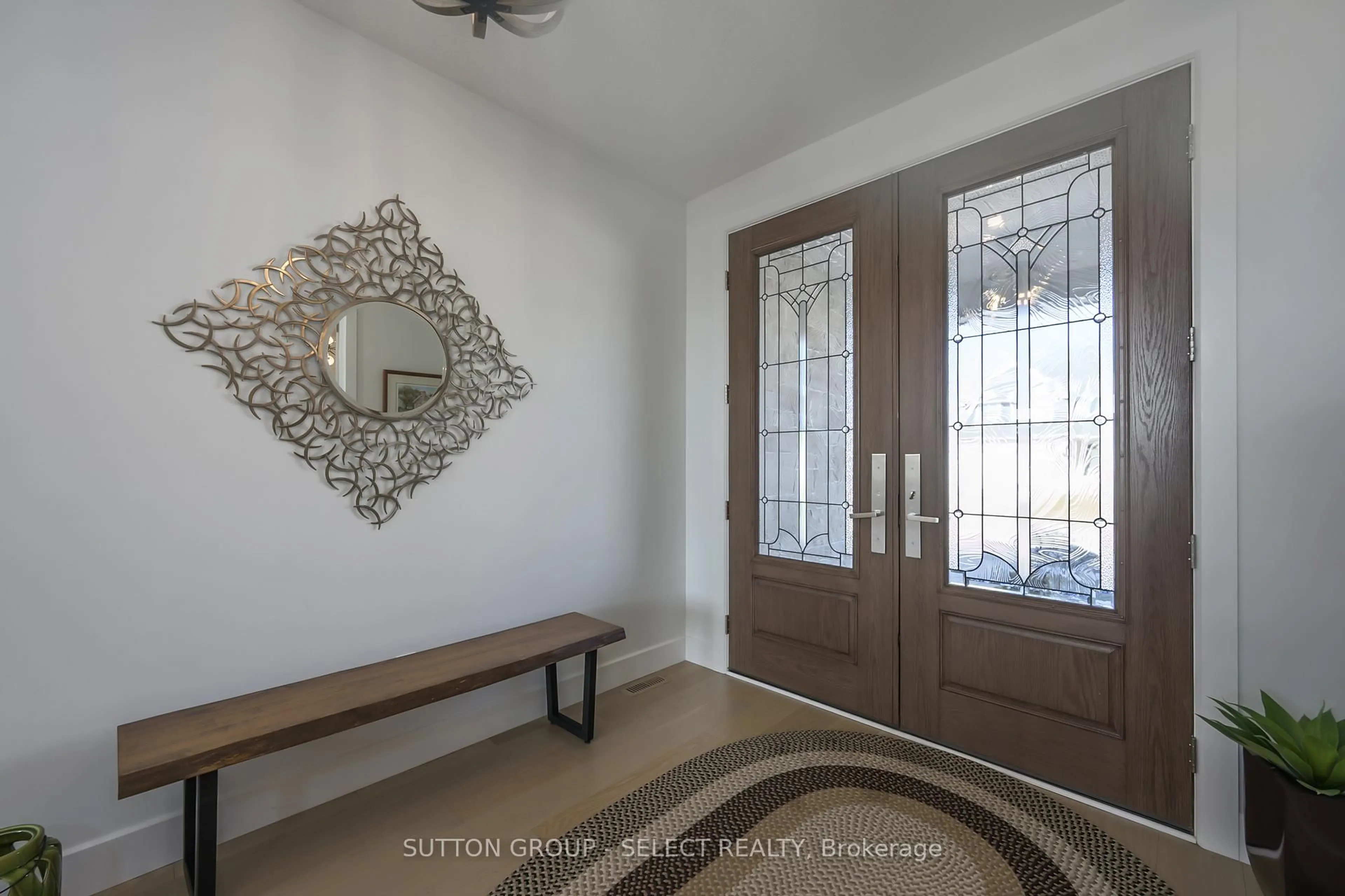 Indoor entryway for 723 Pondhaven Rd, Strathroy-Caradoc Ontario N0L 1W0