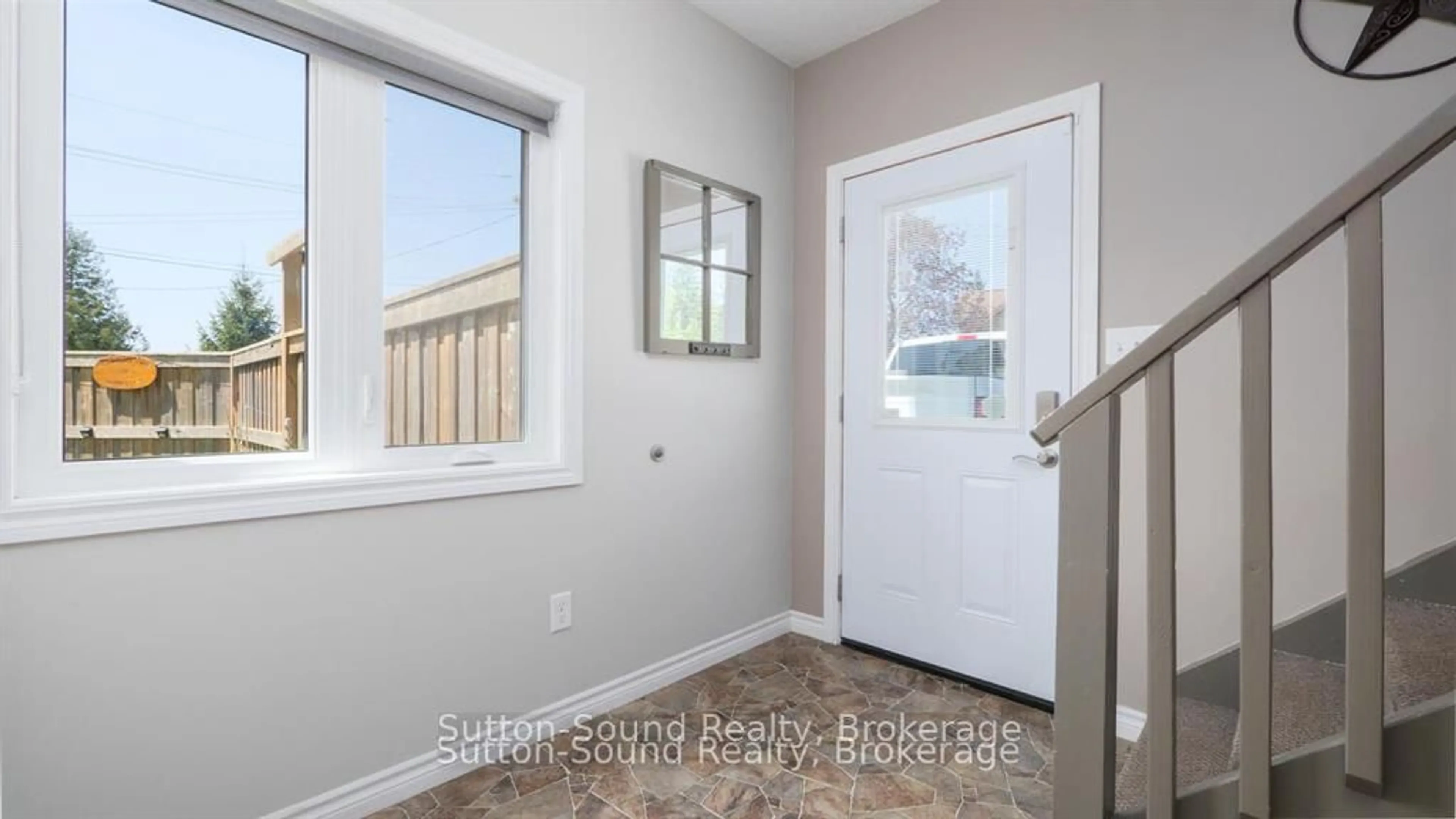 Indoor entryway for 68 Sauble Falls Rd, South Bruce Peninsula Ontario N0H 2G0