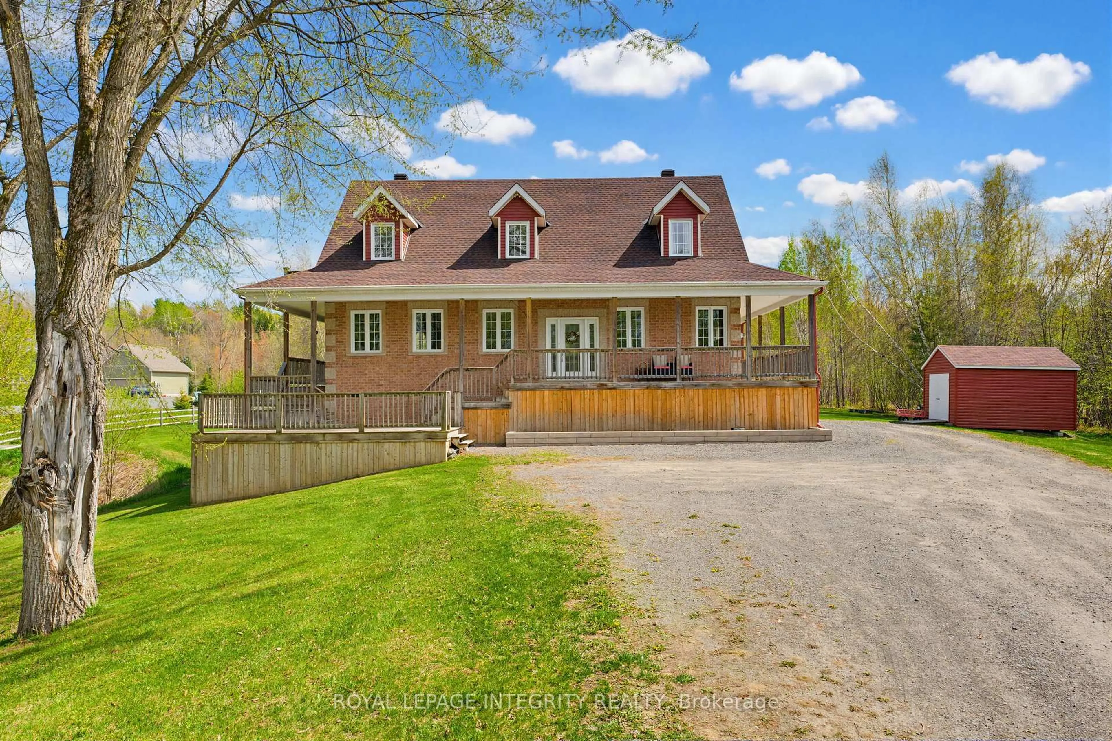 A pic from outside/outdoor area/front of a property/back of a property/a pic from drone, unknown for 748 St Felix Rd, Clarence-Rockland Ontario K0A 2A0