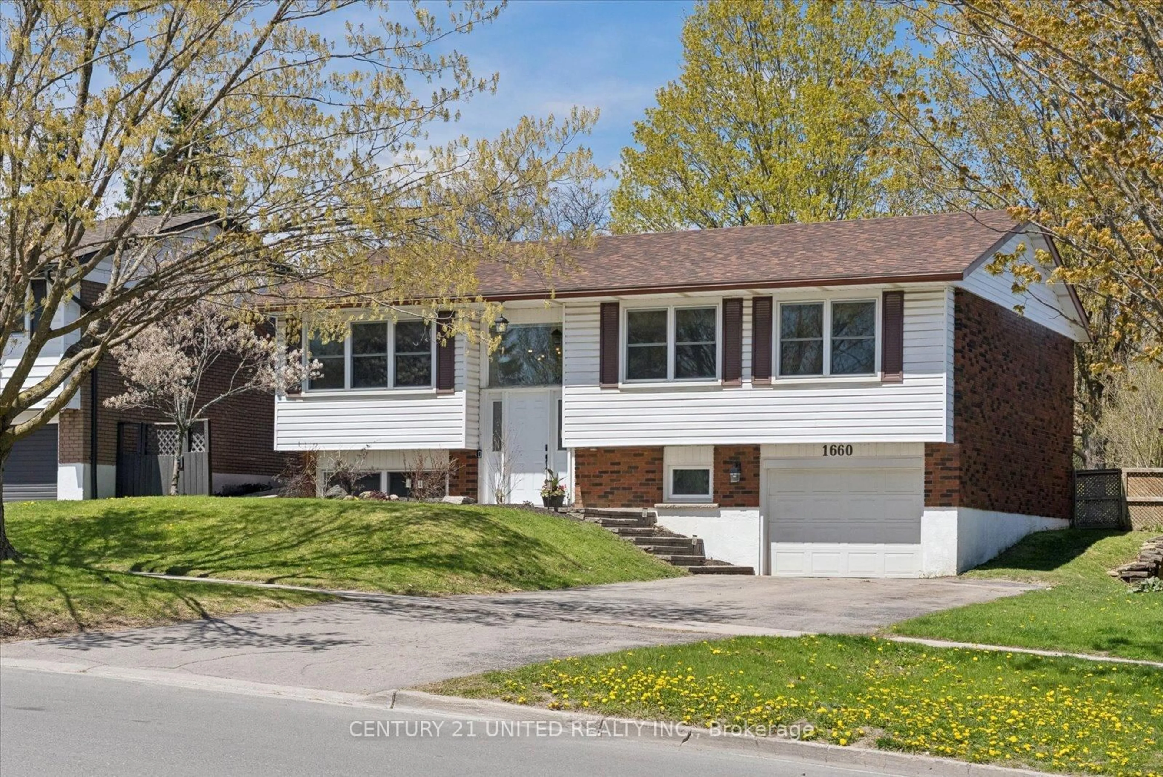 Home with vinyl exterior material, street for 1660 Cherryhill Rd, Peterborough Ontario K9K 1B1