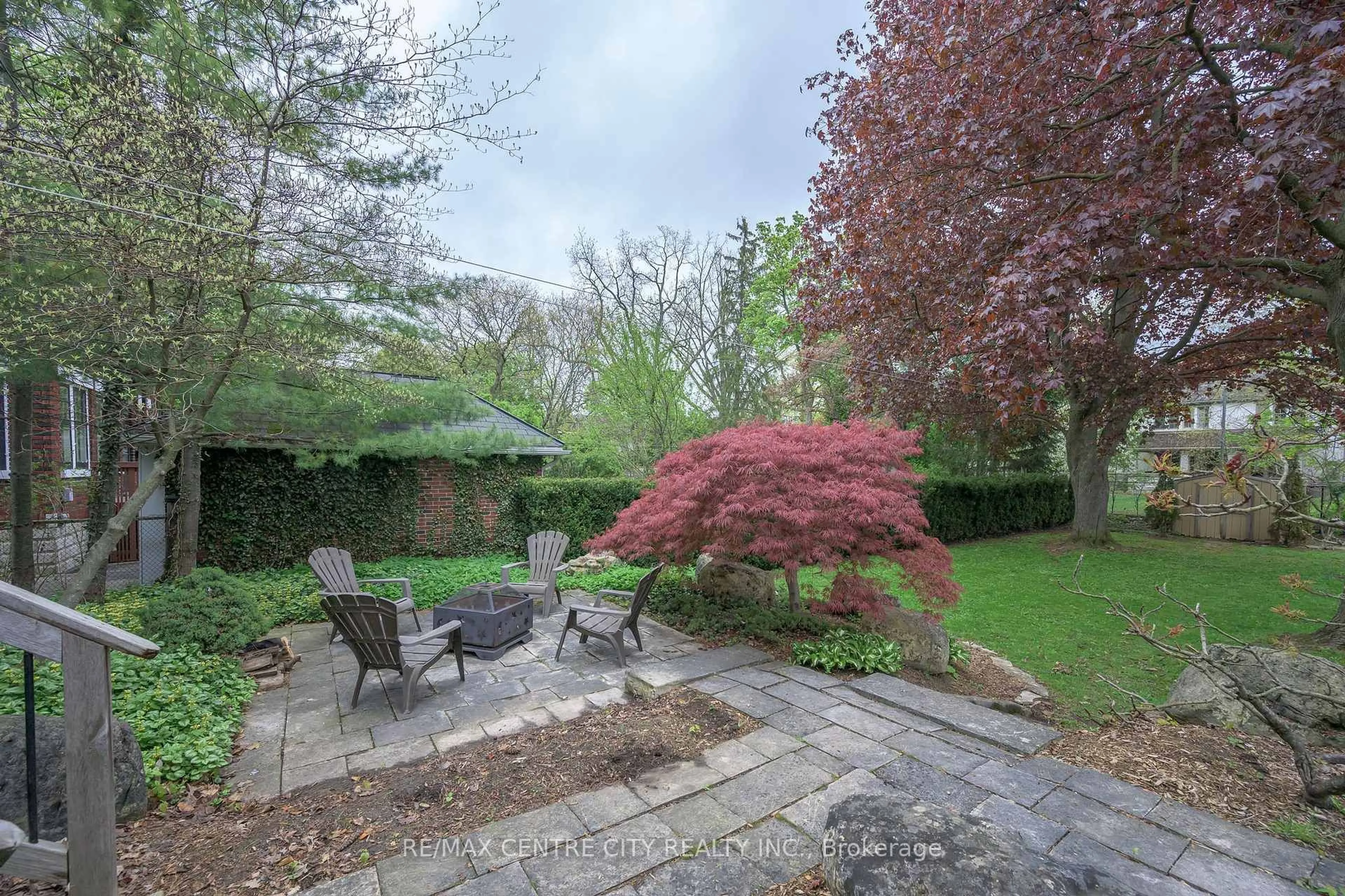 Patio, unknown for 996 Waterloo St, London East Ontario N6A 3X5