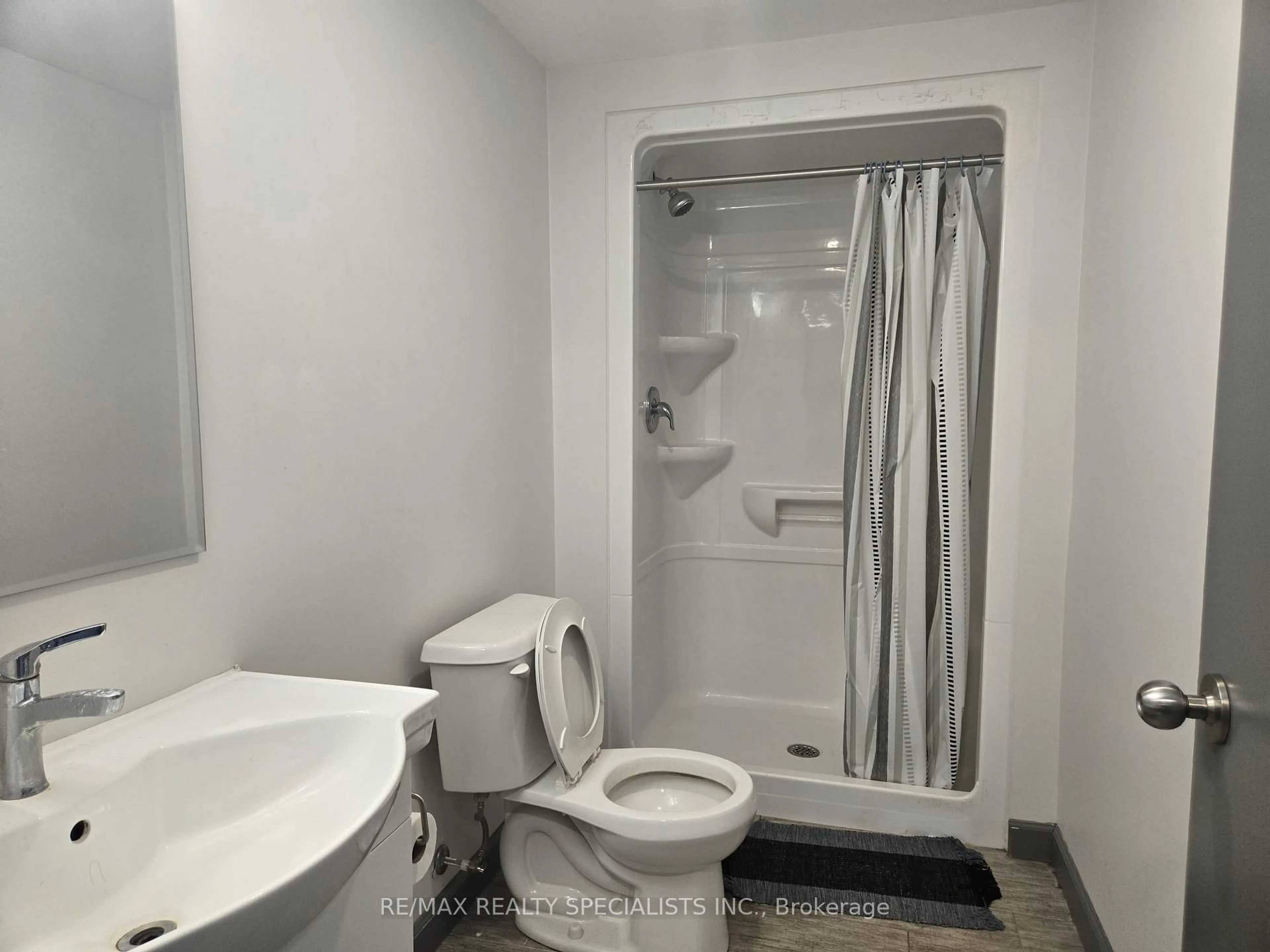 Standard bathroom, floor is not visible for 258A SUNVIEW St #1103, Waterloo Ontario N2L 3V9