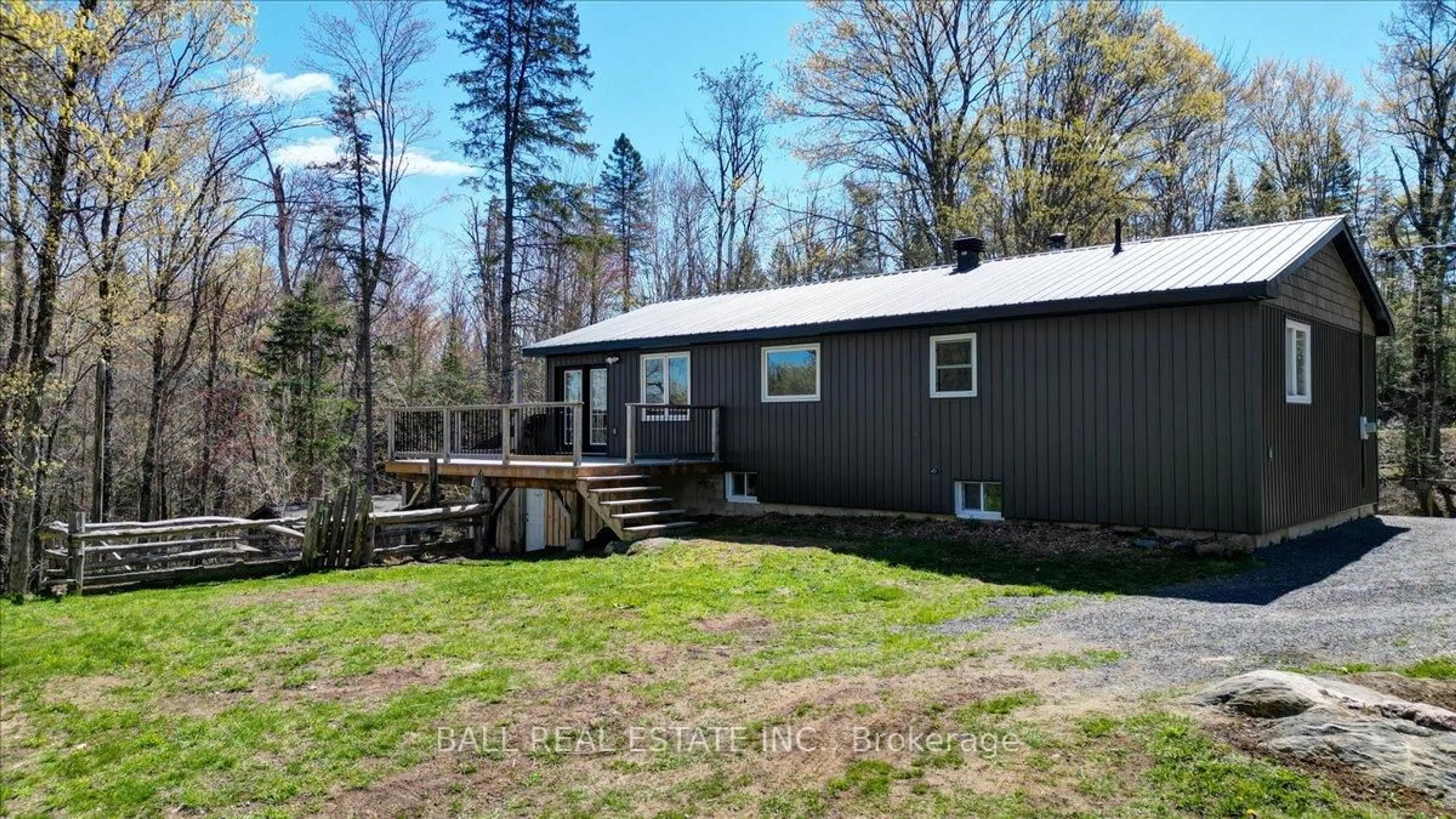 Home with vinyl exterior material, unknown for 832 Lasswade Rd, North Kawartha Ontario K0L 1A0