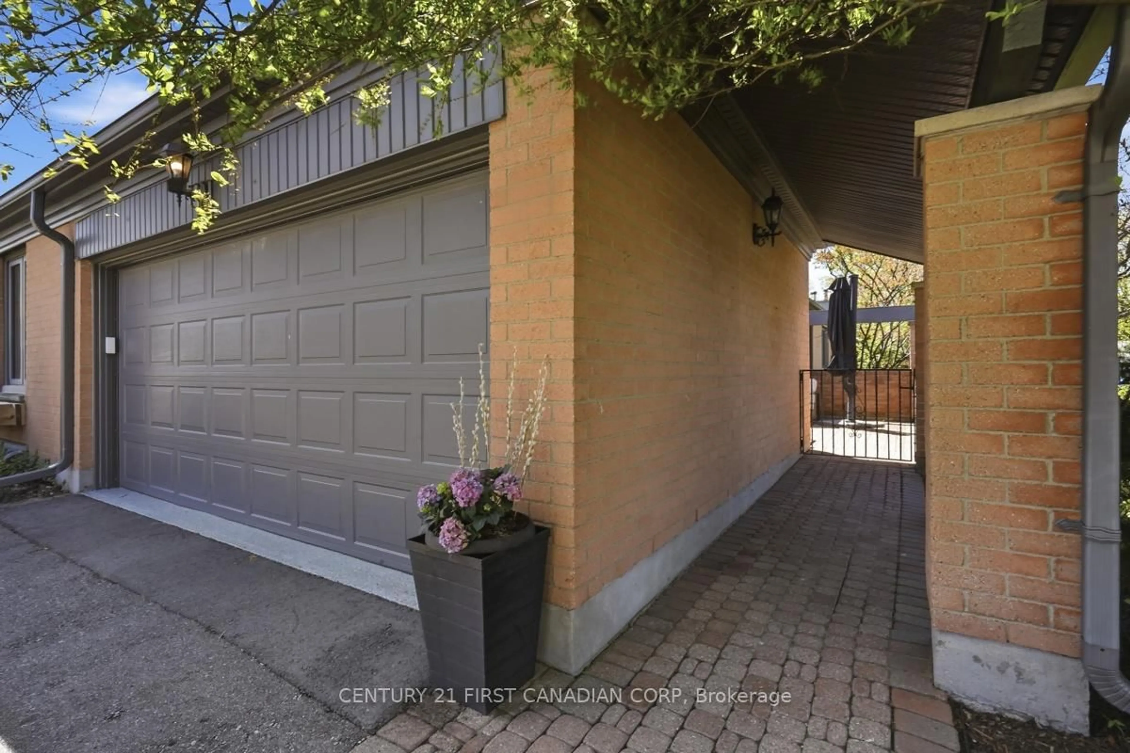 Unknown for 50 Fiddlers Green Rd #29, London North Ontario N6H 4T4
