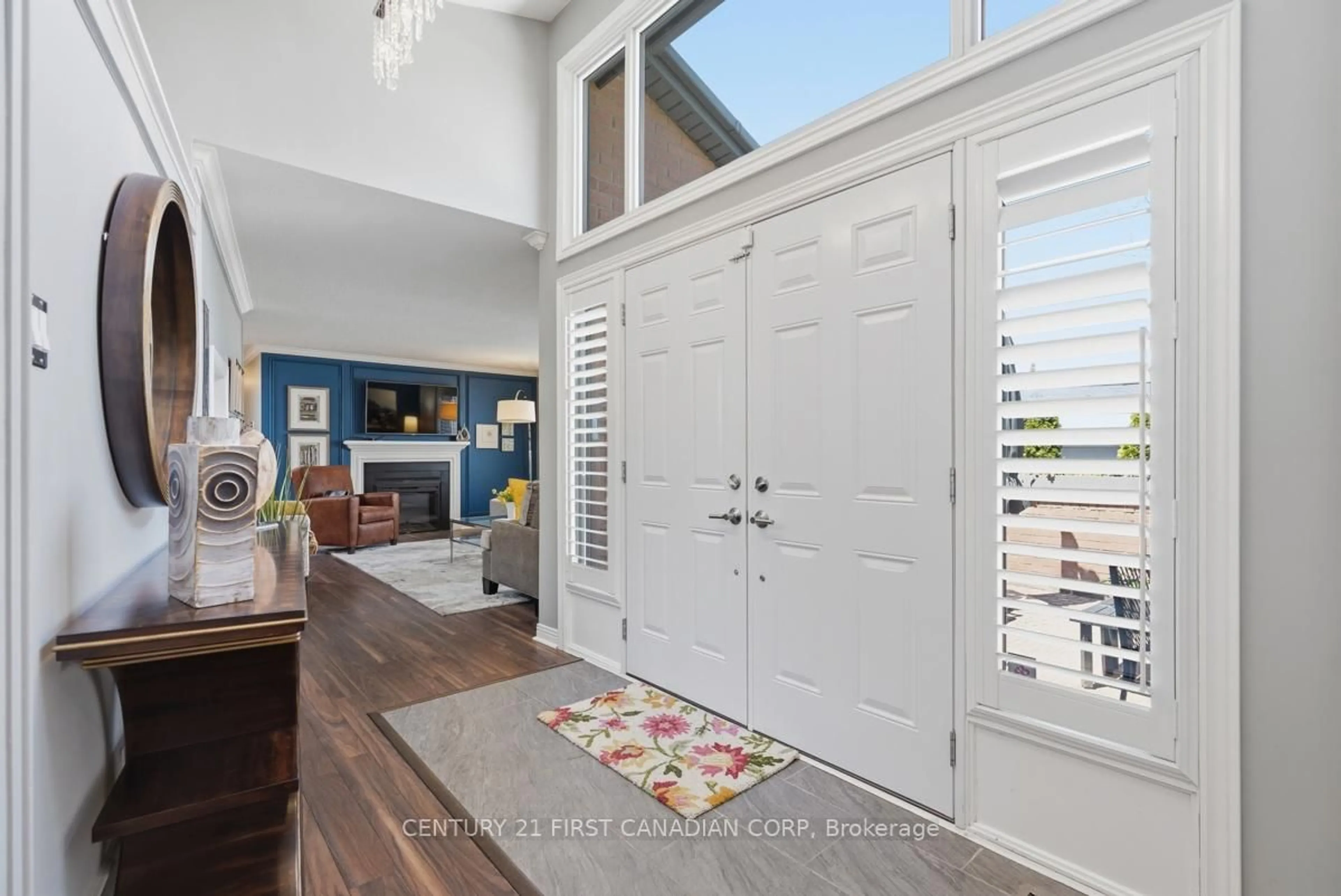 Indoor entryway for 50 Fiddlers Green Rd #29, London North Ontario N6H 4T4