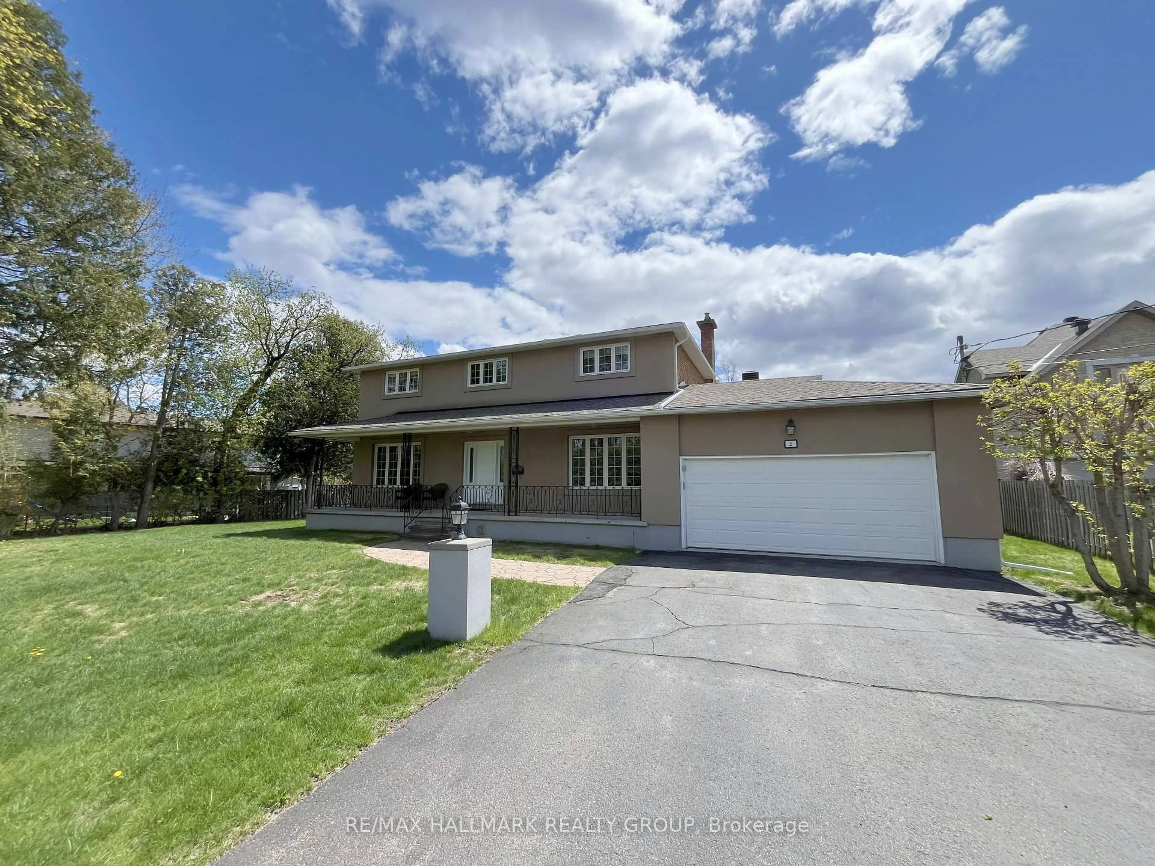 A pic from outside/outdoor area/front of a property/back of a property/a pic from drone, street for 2 Inverness Ave, Ottawa Ontario K2E 6N5