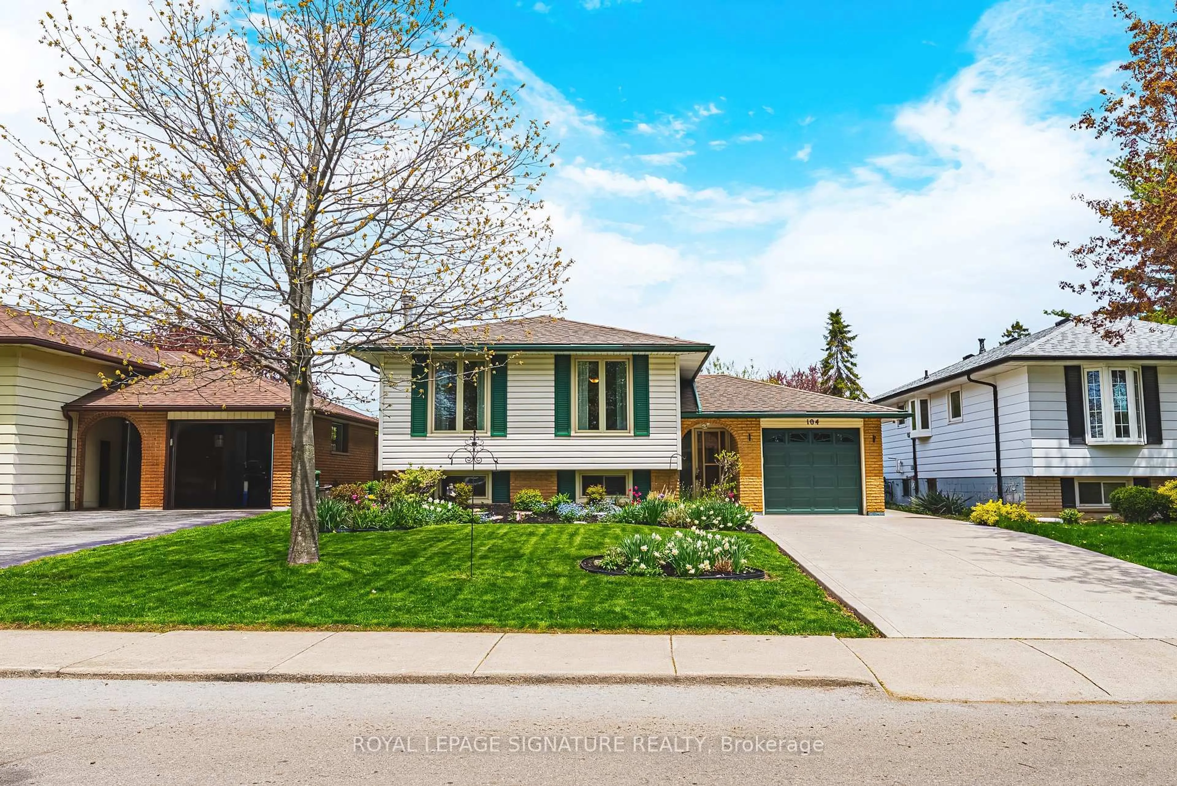 Home with brick exterior material, street for 104 Gardiner Dr, Hamilton Ontario L9C 5W8