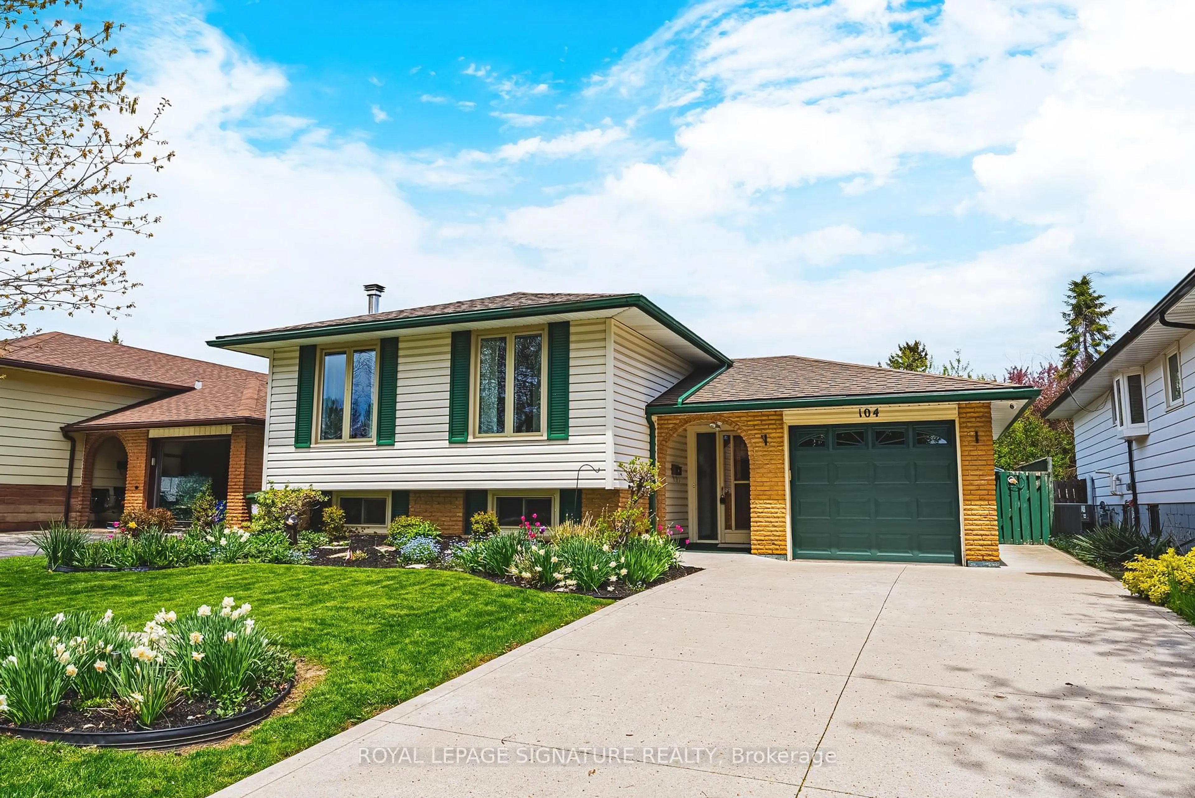 Home with brick exterior material, street for 104 Gardiner Dr, Hamilton Ontario L9C 5W8