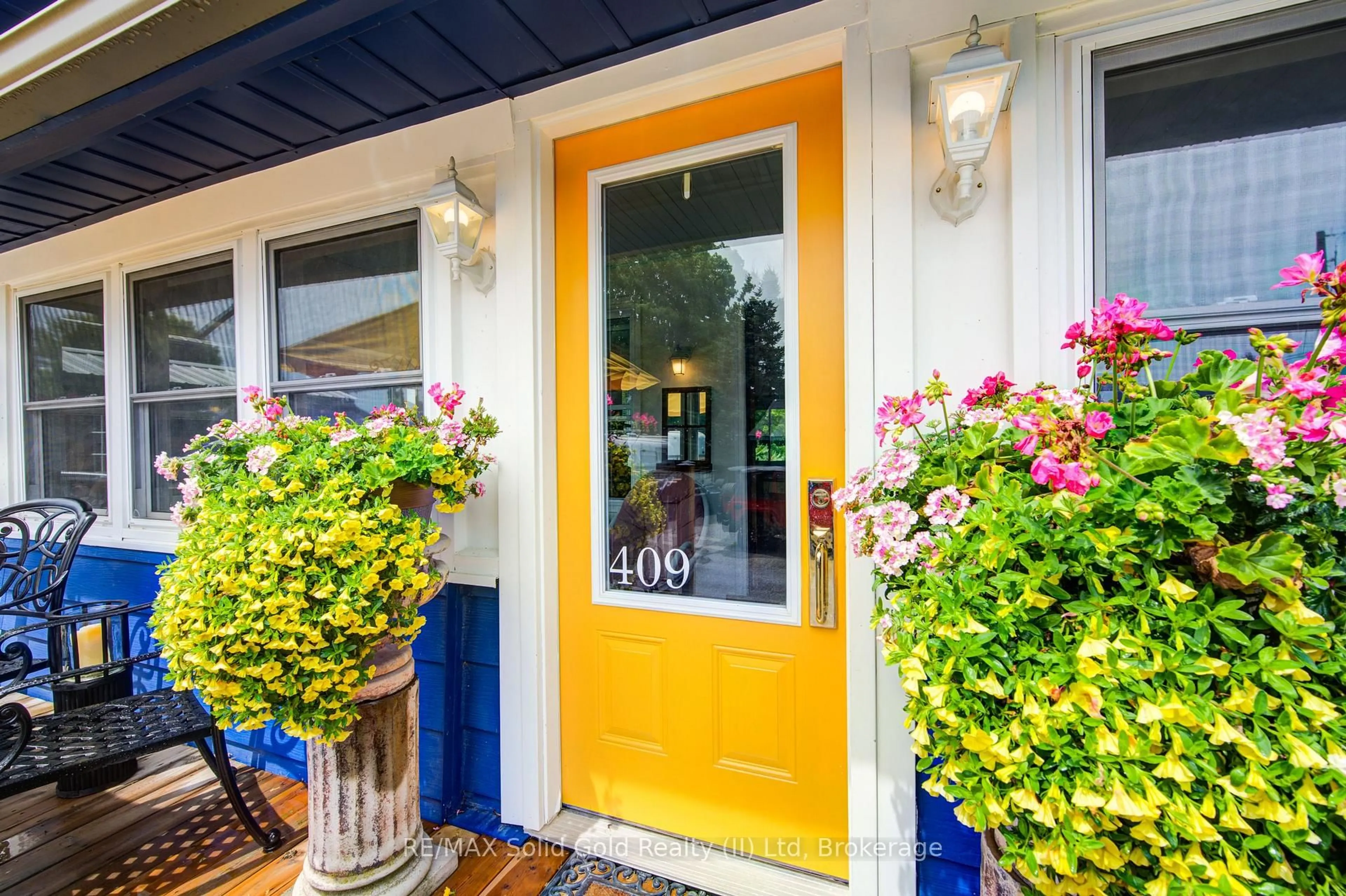 Indoor entryway for 409 Tower Heights Dr, Central Elgin Ontario N5L 1G2