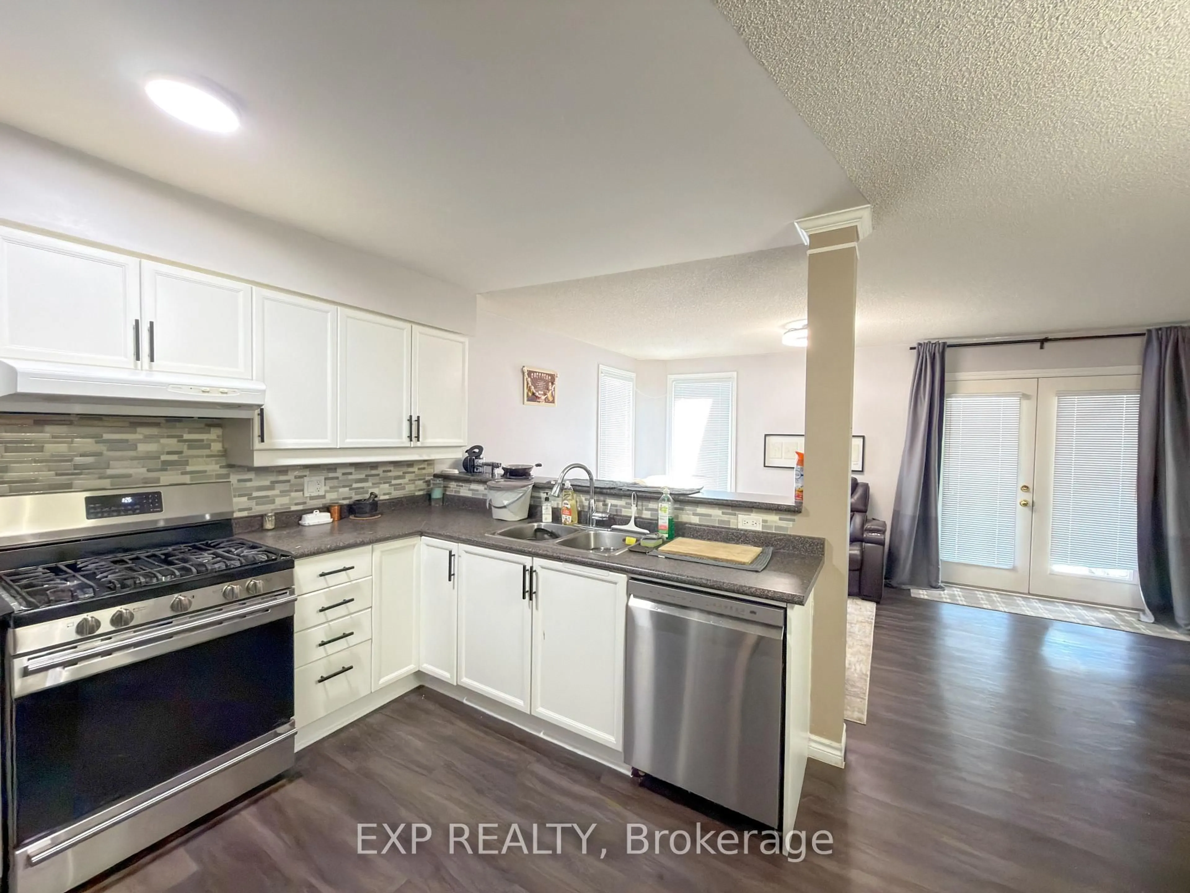 Open concept kitchen, unknown for 1360 Aspenridge Cres, London East Ontario N5Y 5P1