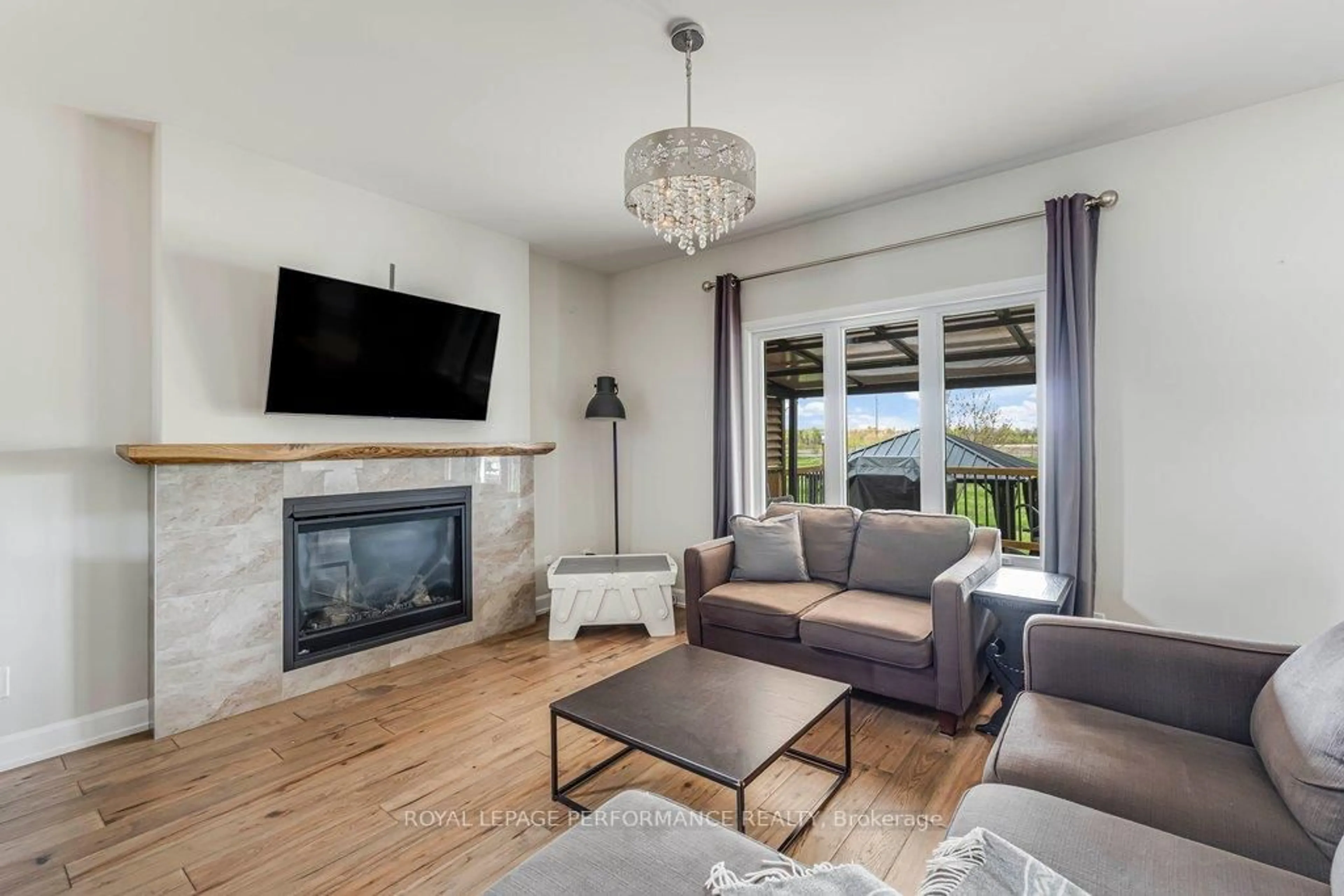 Living room with furniture, unknown for 116 Sunset Cres, Russell Ontario K4R 0E3
