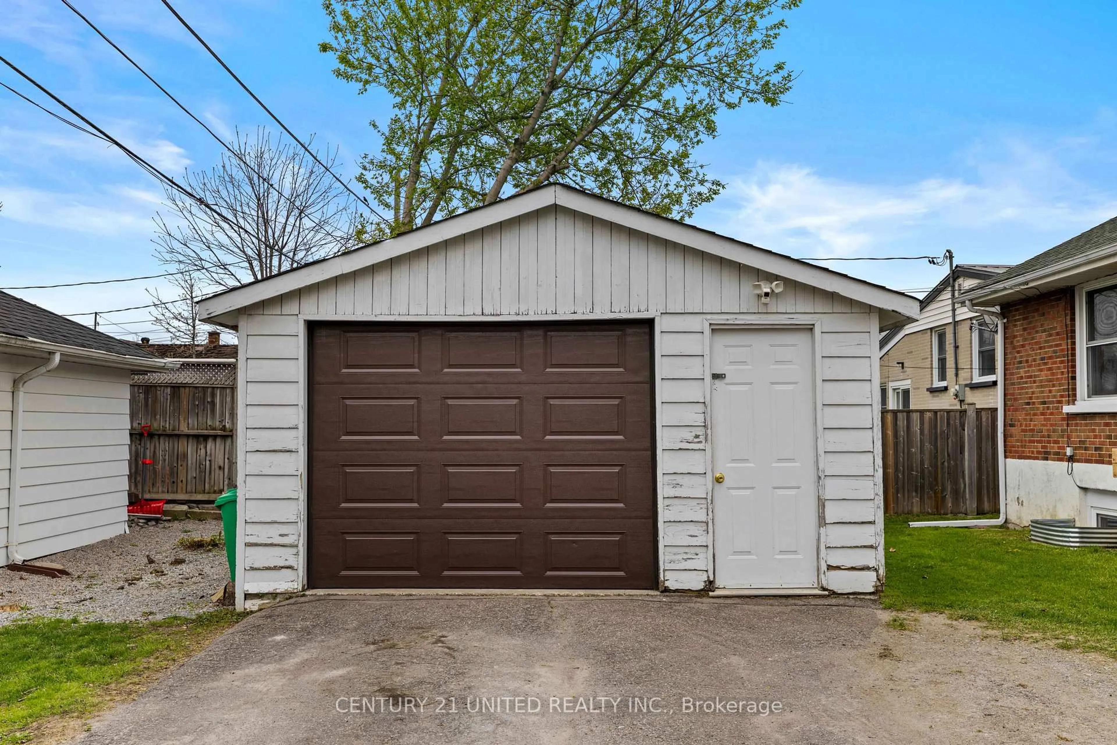 Shed for 605 Harold Dr, Peterborough Ontario K9J 3X9