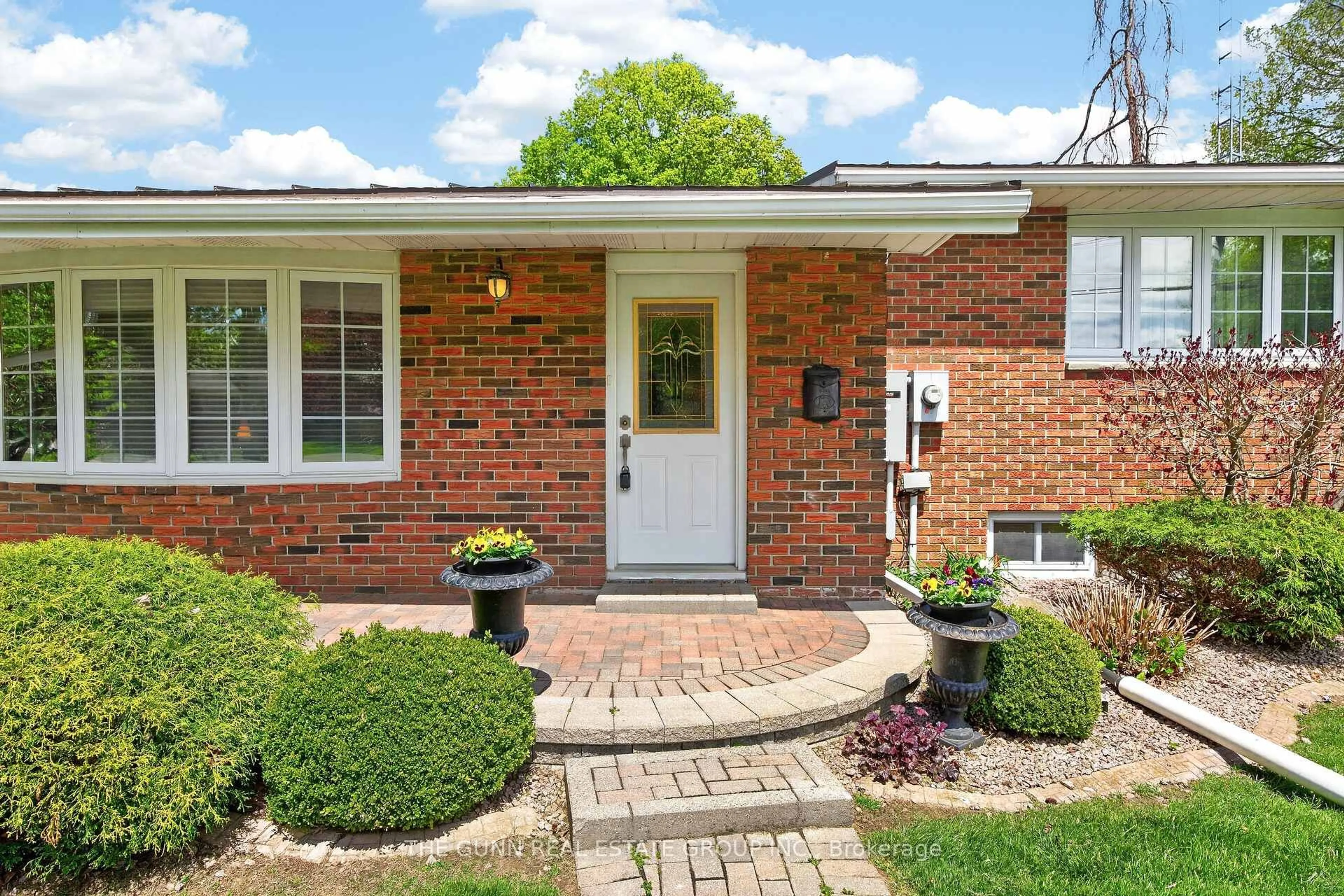 Home with brick exterior material, street for 197 King St, Chatham-Kent Ontario N0P 1T0