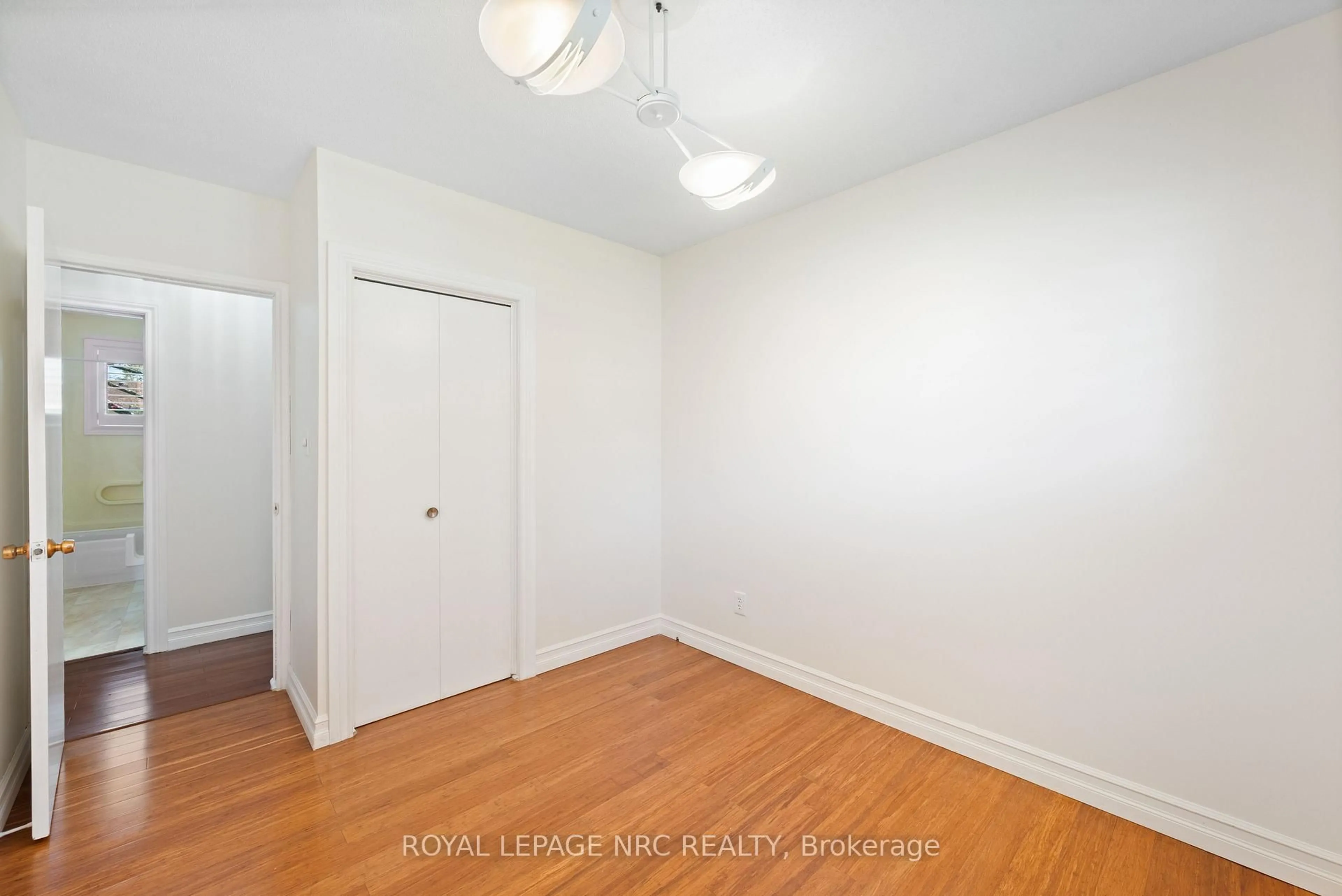 A pic of a room for 12 Glenview Ave, St. Catharines Ontario L2N 2Z6