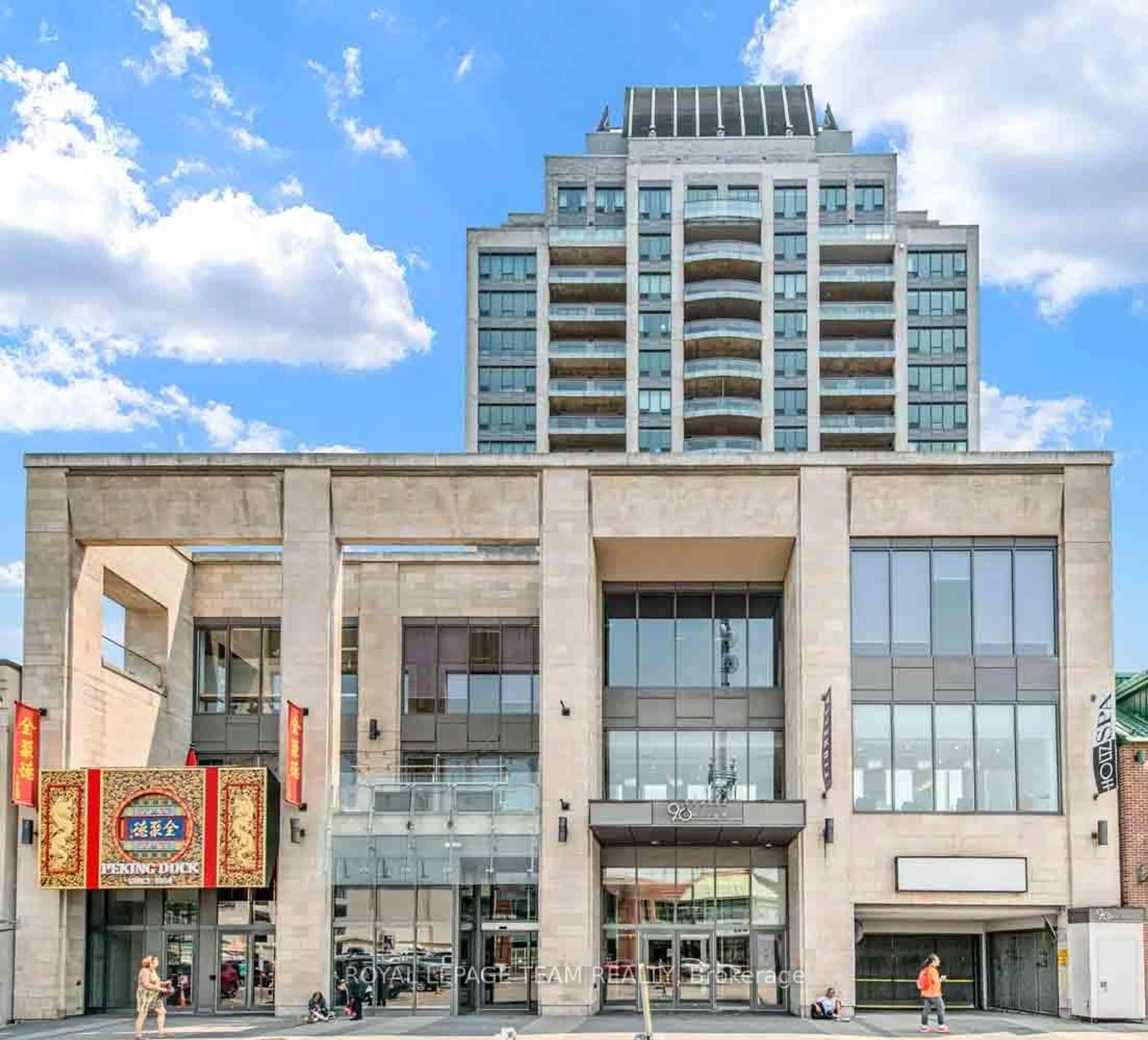 Indoor foyer for 90 George St #601, Ottawa Ontario K1N 0A8