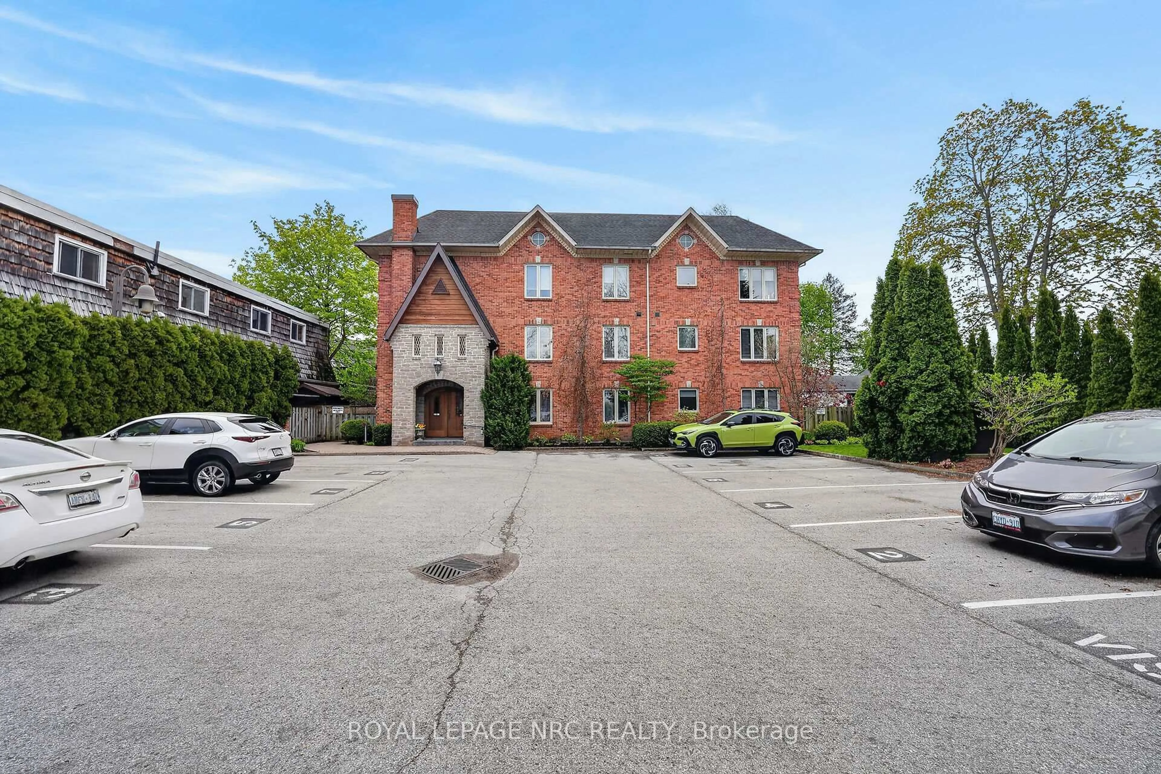 A pic from outside/outdoor area/front of a property/back of a property/a pic from drone, unknown for 55 Main St #302, St. Catharines Ontario L2N 4T8