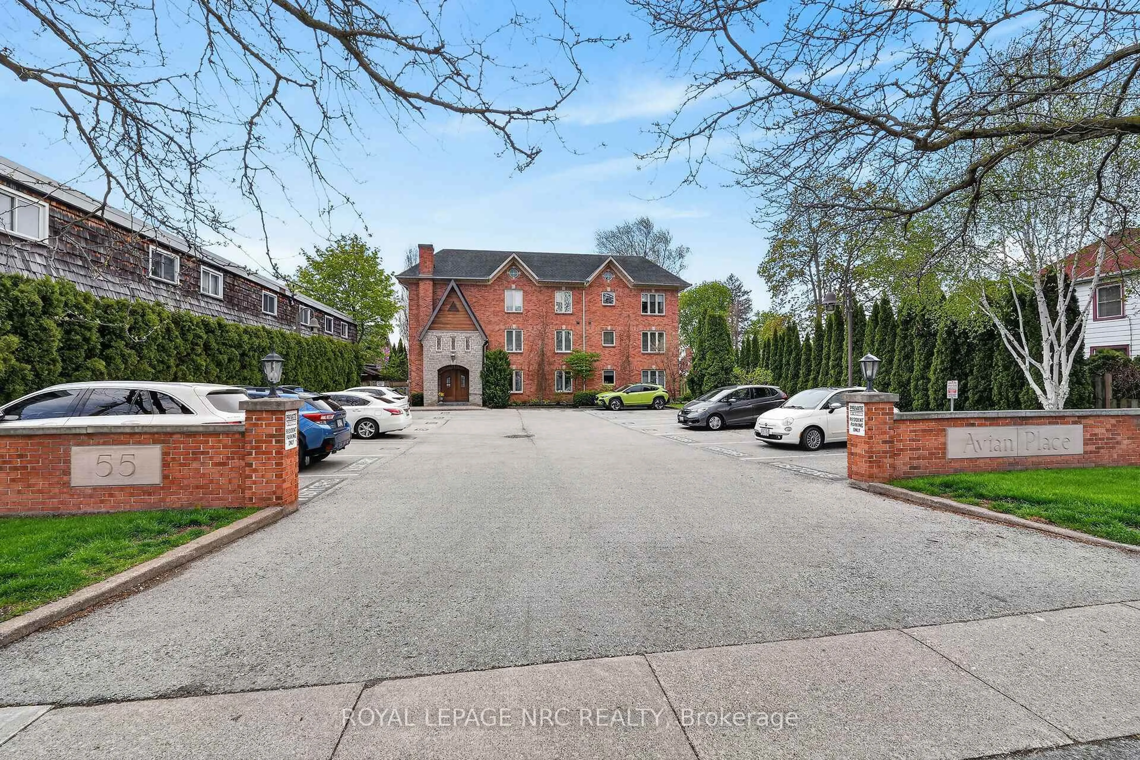 A pic from outside/outdoor area/front of a property/back of a property/a pic from drone, street for 55 Main St #302, St. Catharines Ontario L2N 4T8