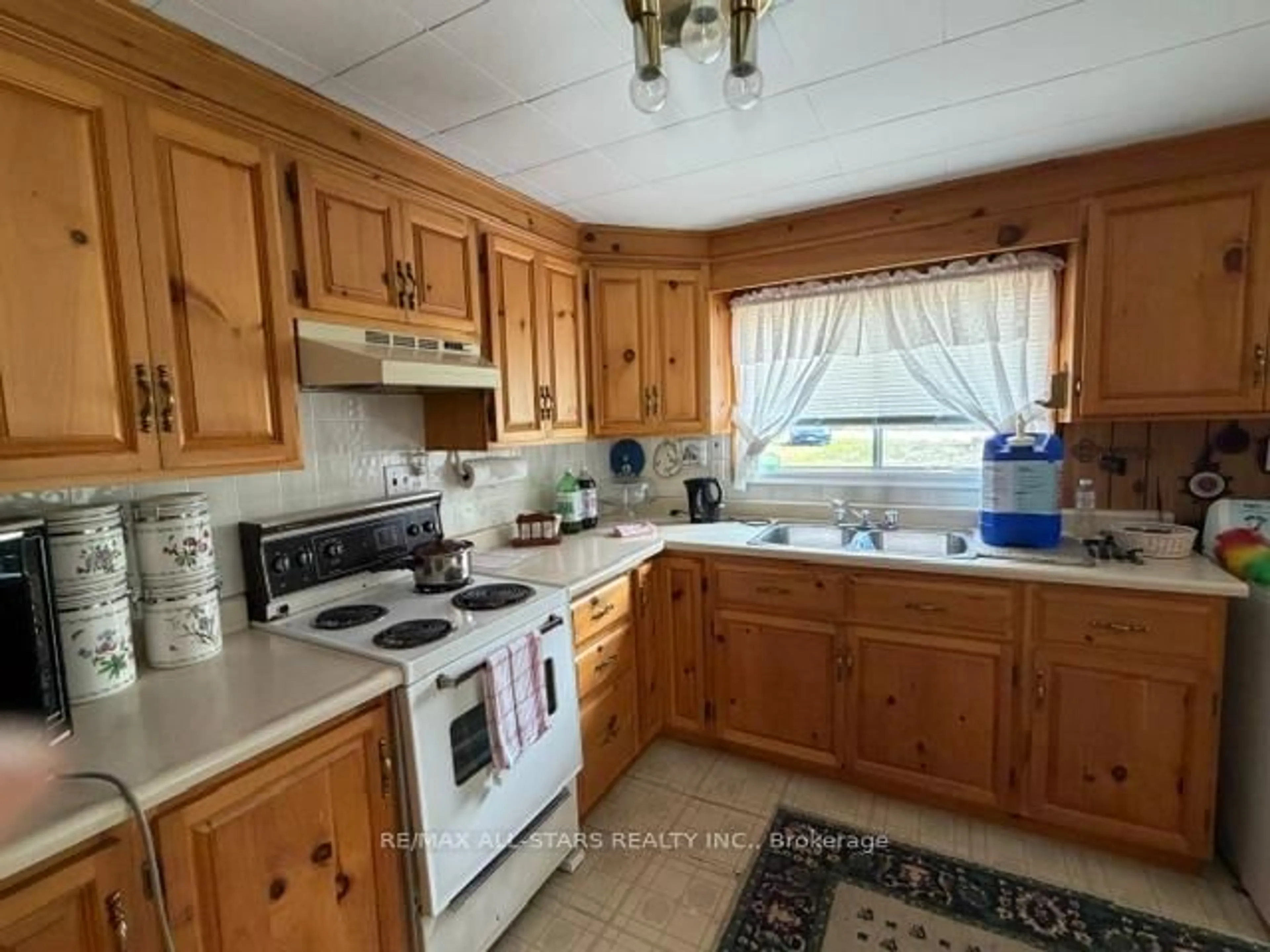 Standard kitchen, unknown for 480 Kennedy Dr, Trent Lakes Ontario K0M 1A0