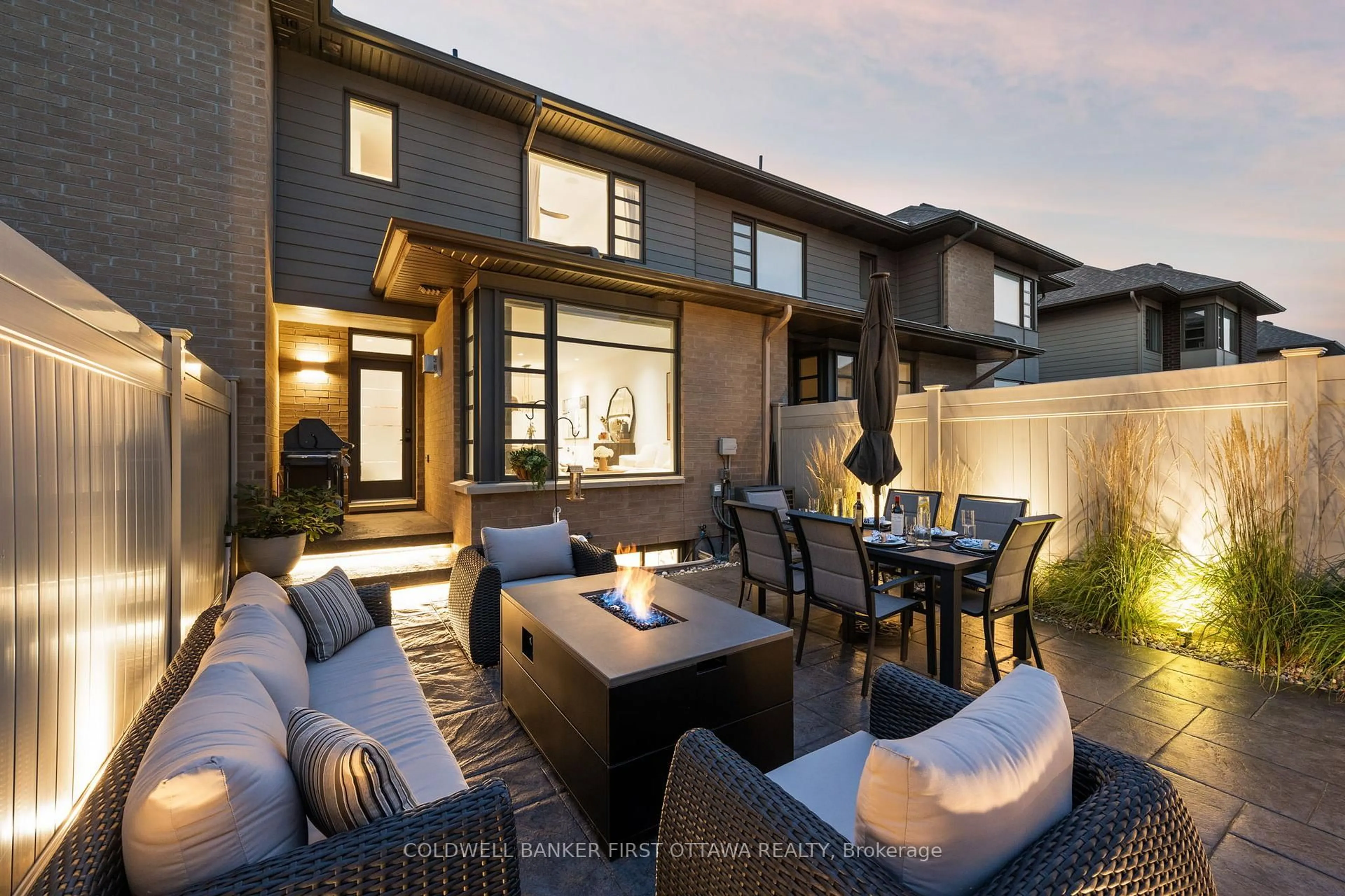 Patio, street for 250 Big Dipper St, Ottawa Ontario K4M 0J7