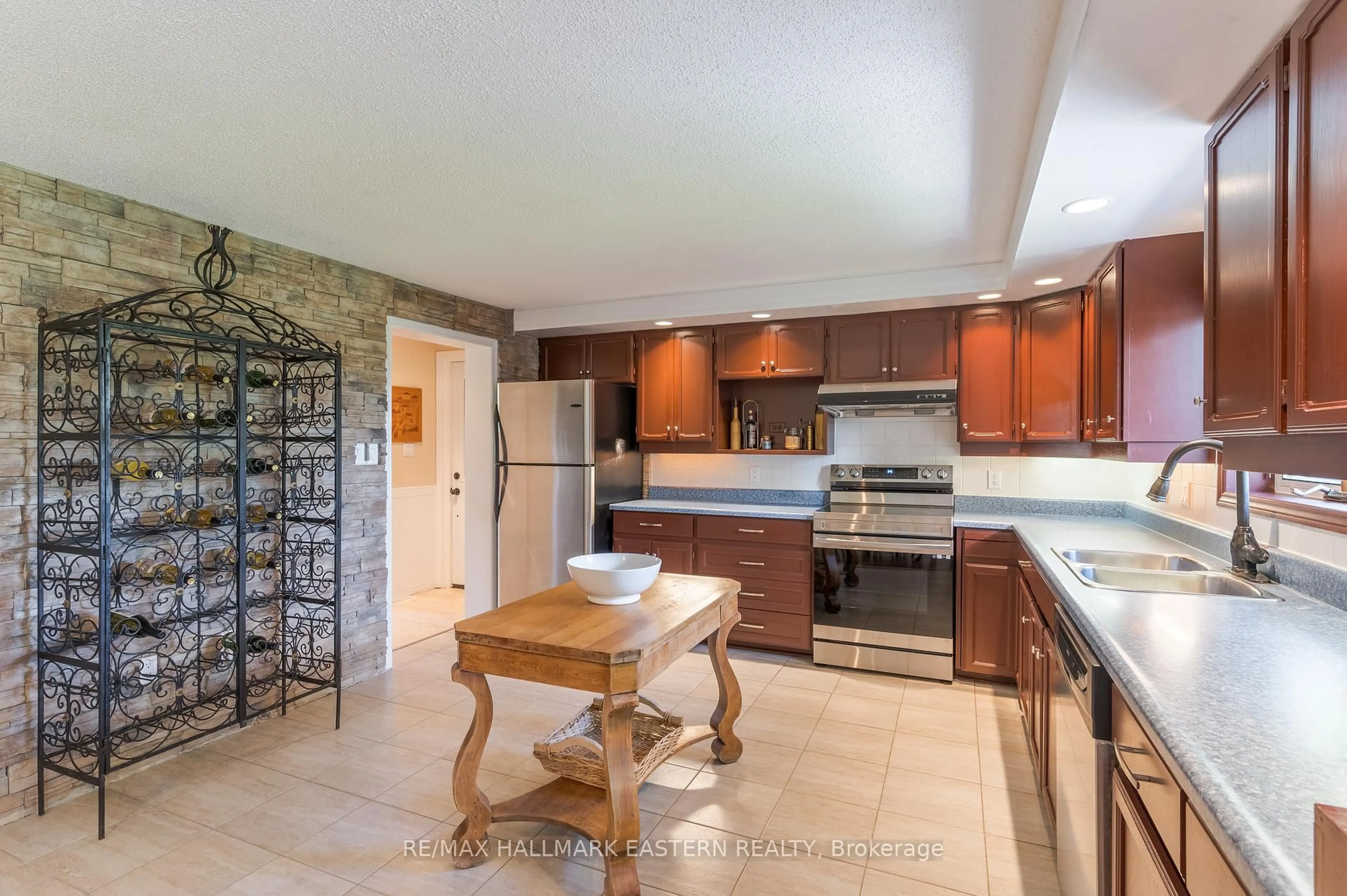 Open concept kitchen, ceramic/tile floor for 597 Killarney Bay Rd, Kawartha Lakes Ontario K0M 1G0