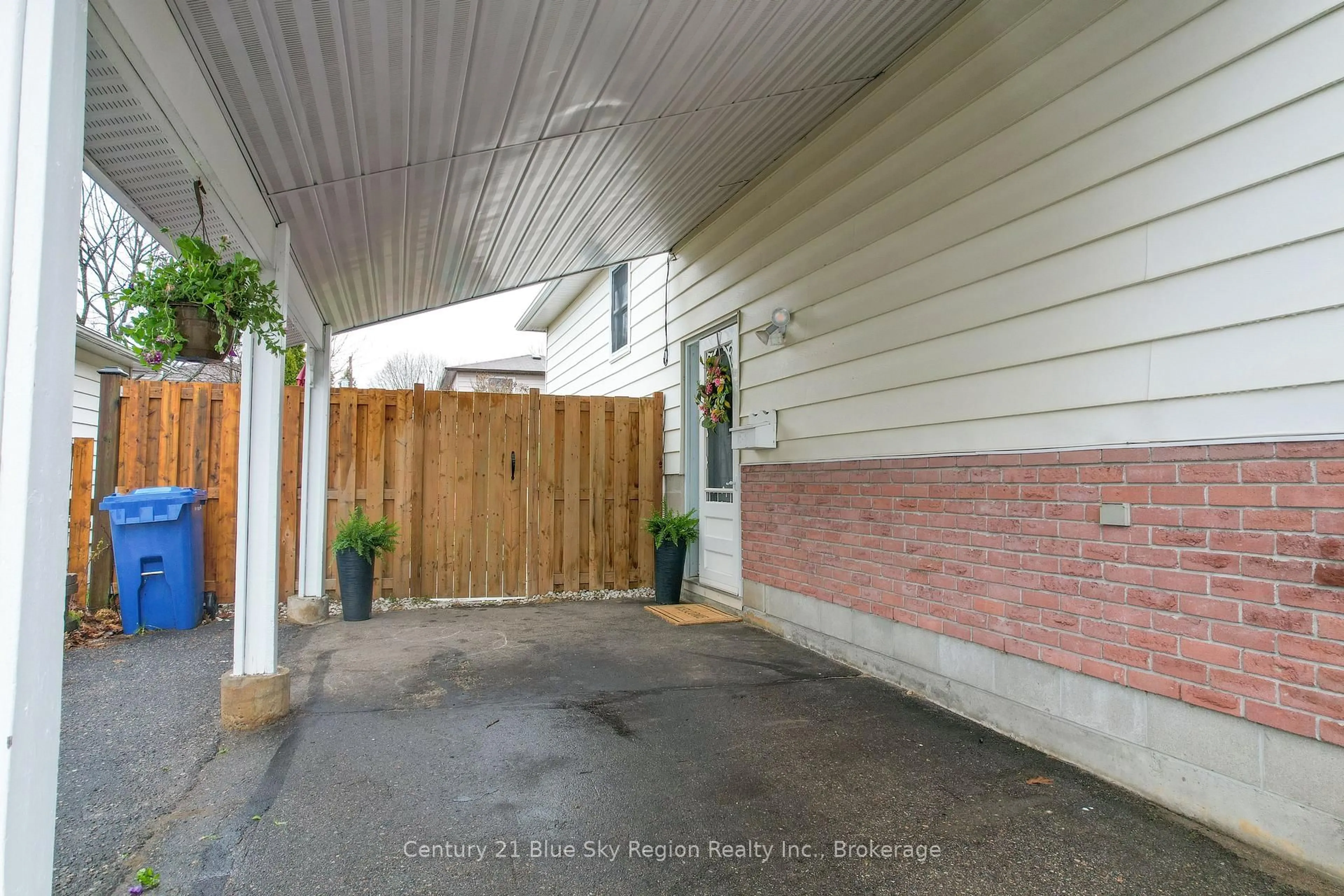 Unknown for 34 Belleview Cres, North Bay Ontario P1B 8V4