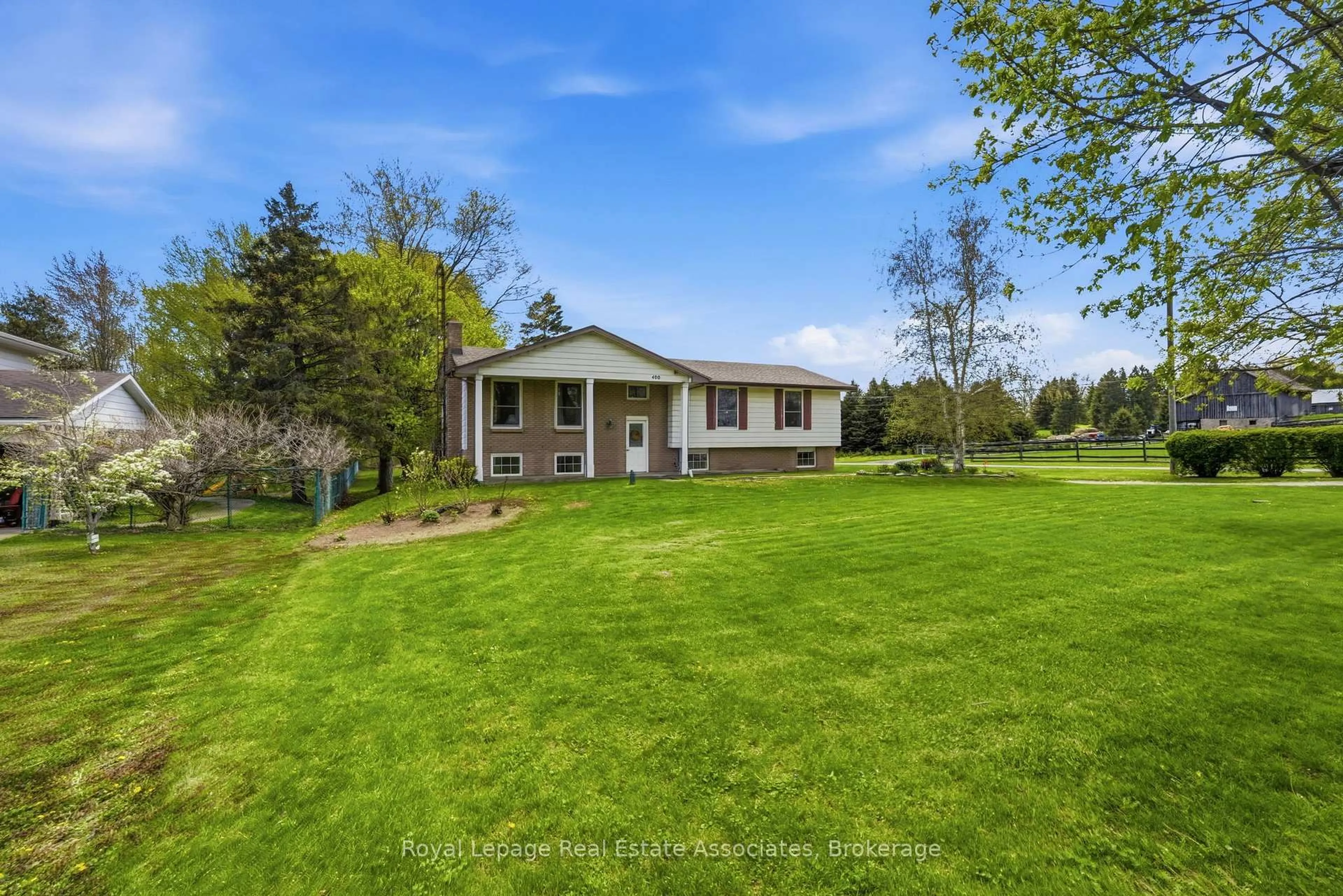 A pic from outside/outdoor area/front of a property/back of a property/a pic from drone, water/lake/river/ocean view for 420 Concession 5 Rd, Hamilton Ontario L8B 0L5