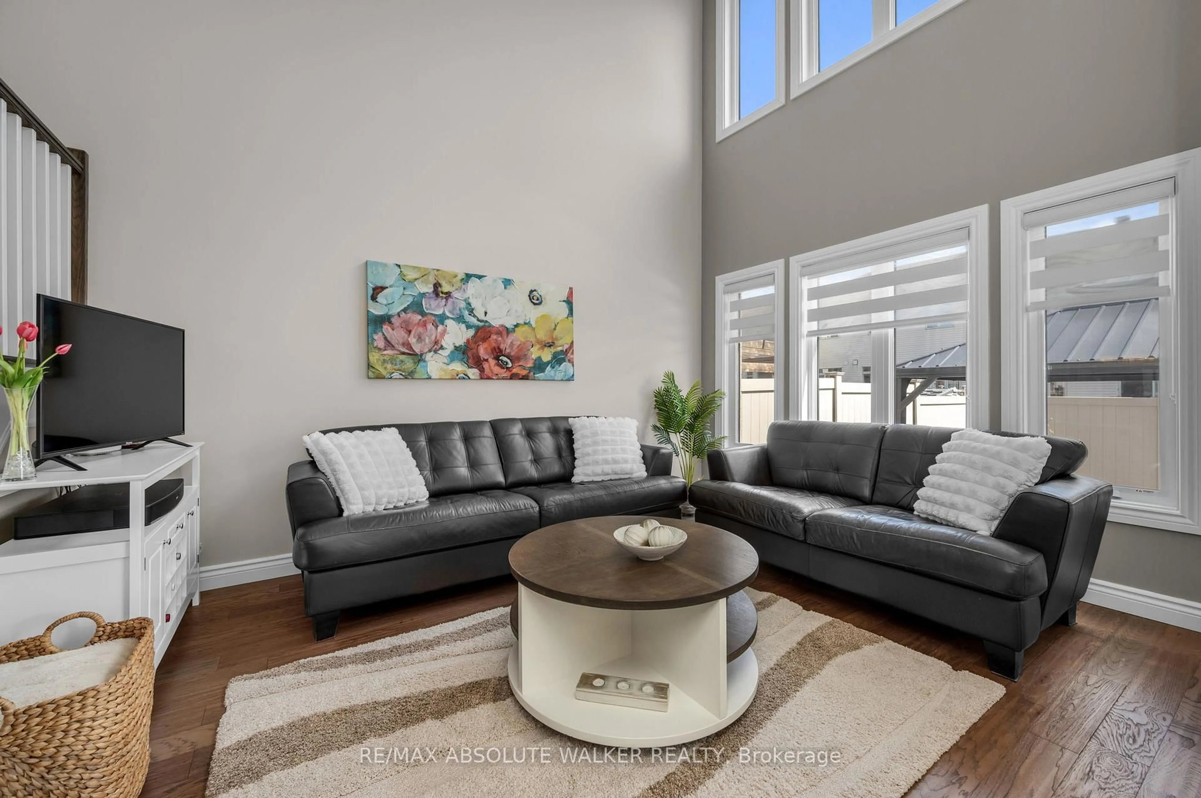 Living room with furniture, unknown for 4396 Goldeneye Way, Ottawa Ontario K1V 2H9