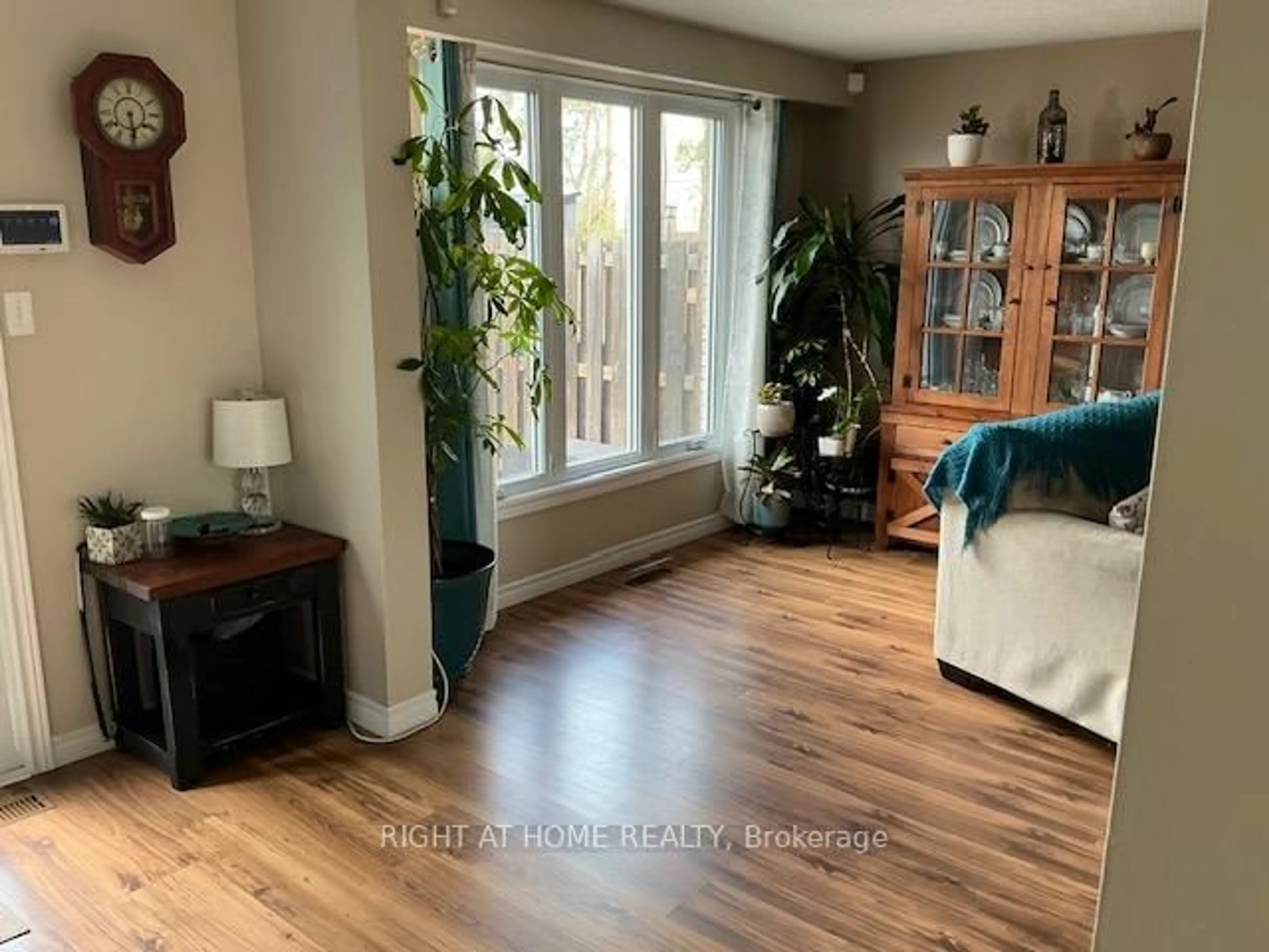 A pic of a room for 50 Haddington St #6, Haldimand Ontario N3W 1K8